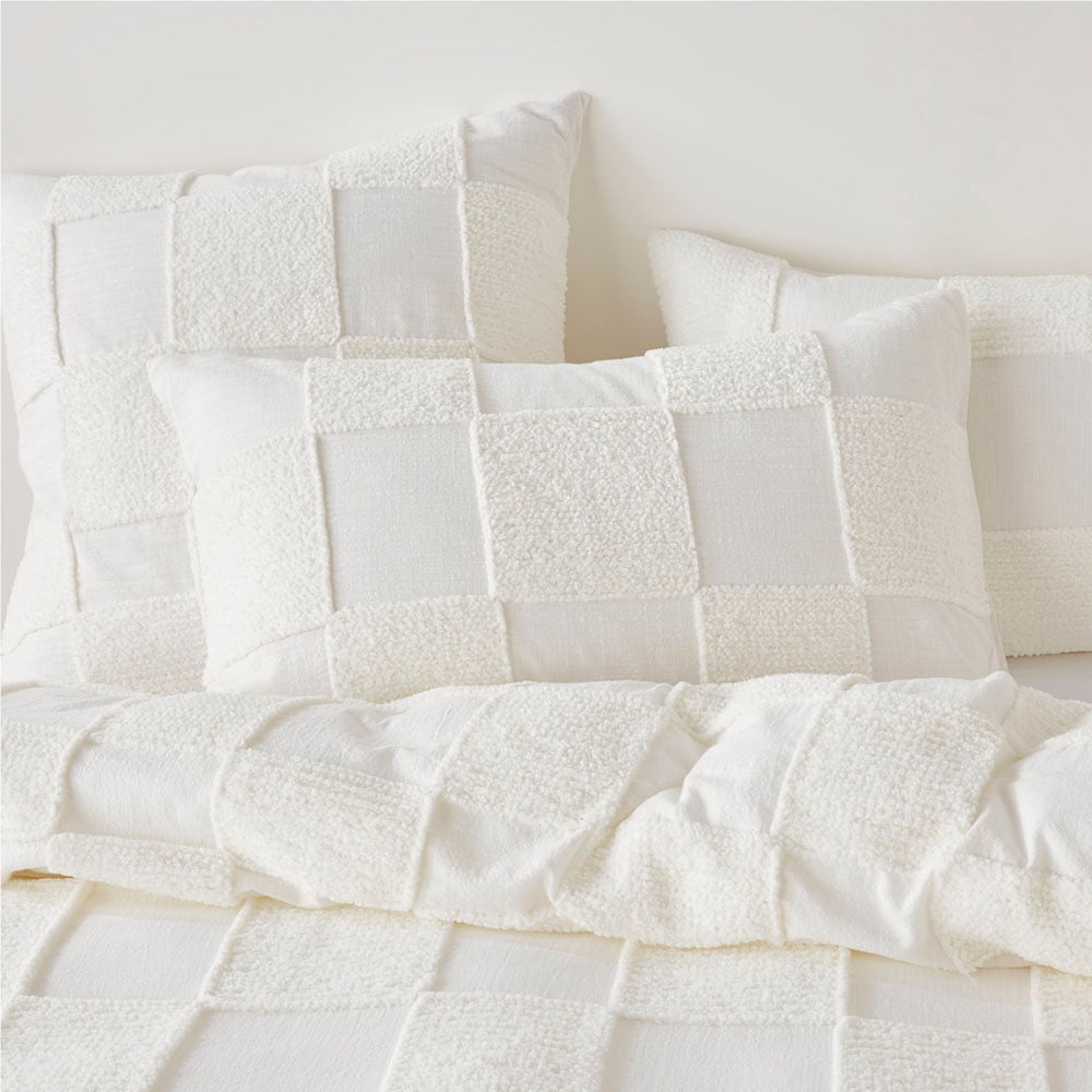 Hana Tufted White Pillowcases