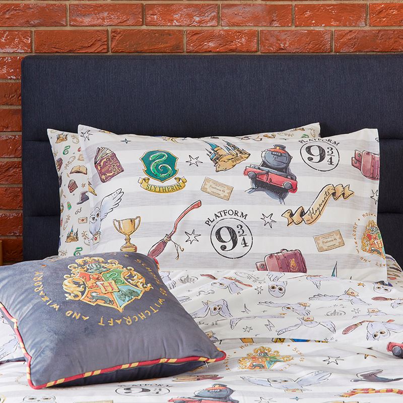 Warner Bros Harry Potter White Hogwarts Quilt Cover Set