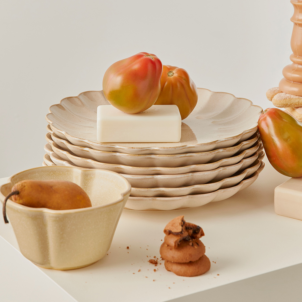 Adeline Scallop Natural Servingware