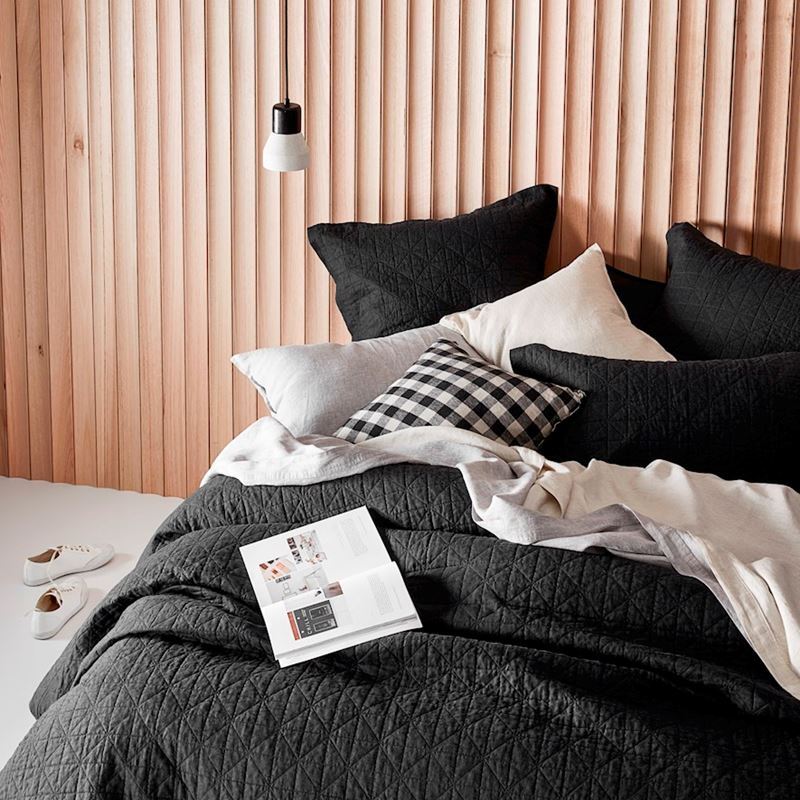 Vintage Washed Linen Onyx Quilted Quilt Cover Separates