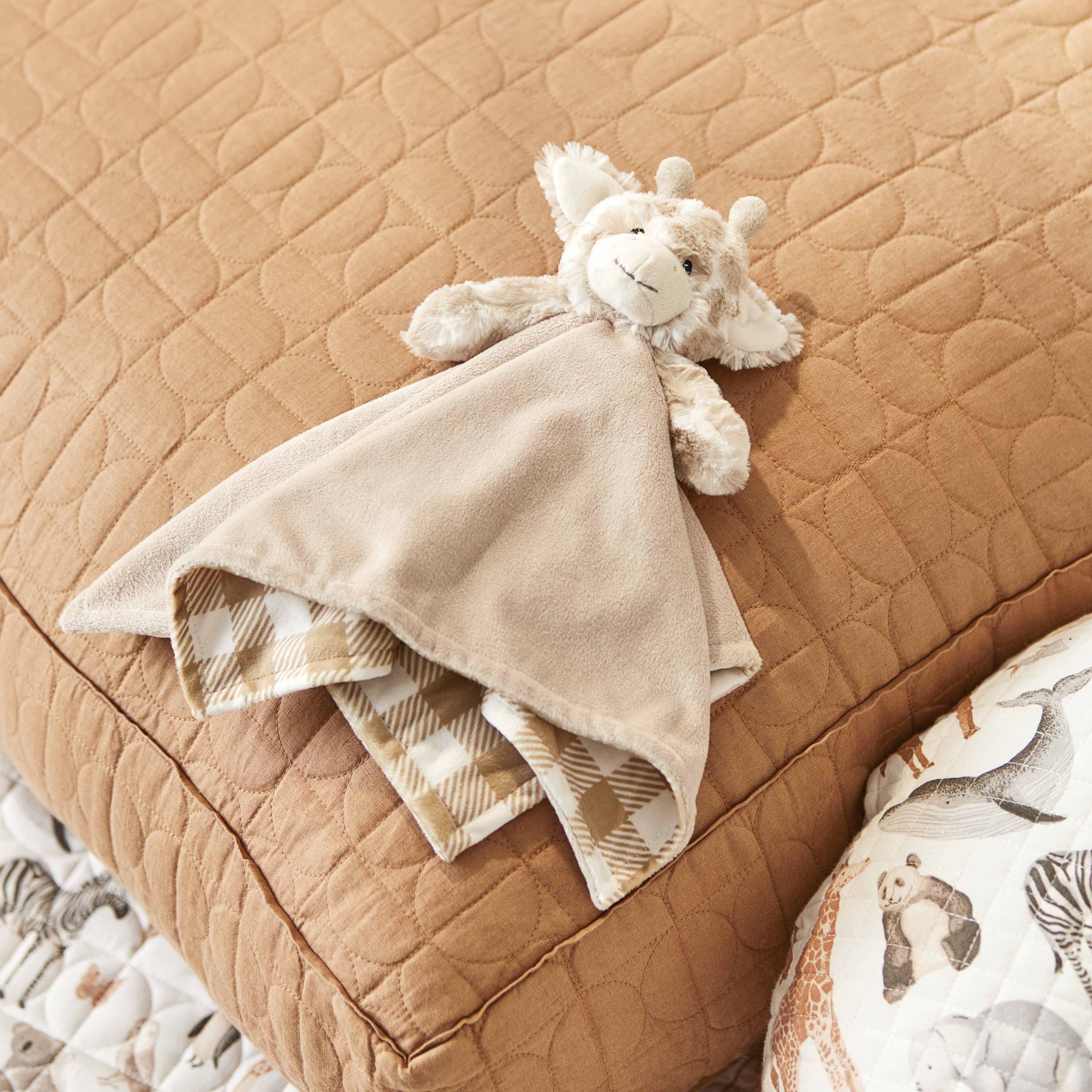 Softie Goldie Giraffe Baby Comforter
