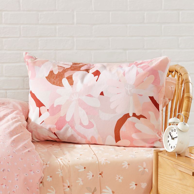 Kimmy Hogan Flowerbed Peach Cloud Quilt Cover Set