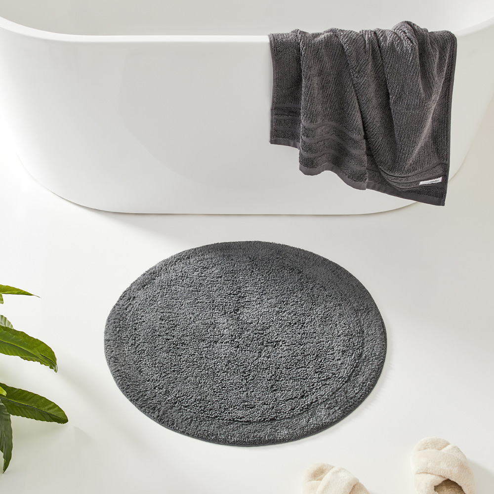 Nicola Coal Combed Cotton Circle Bath Mat