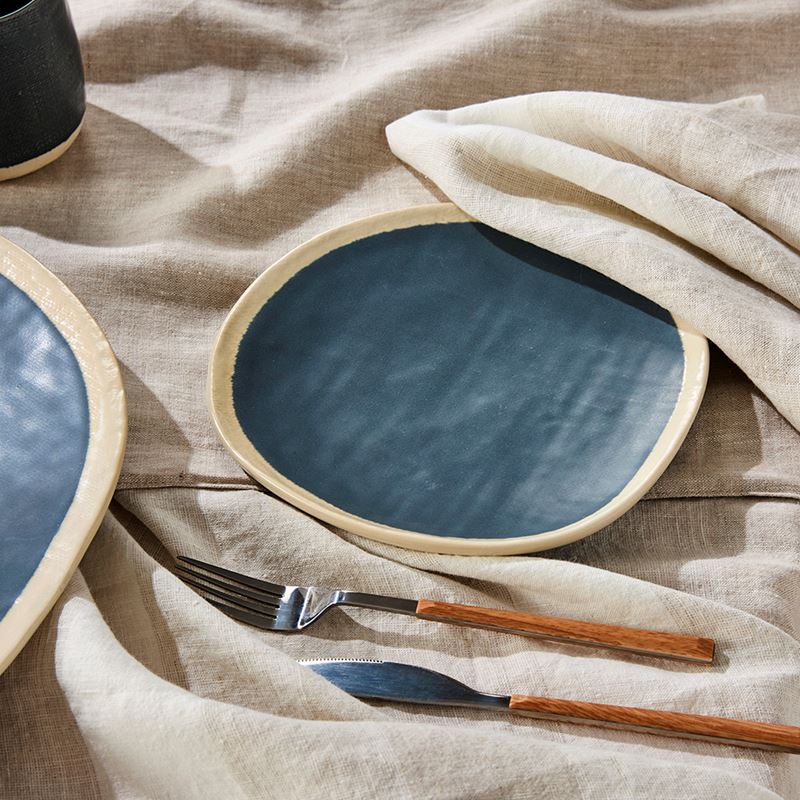 Luna Midnight Servingware