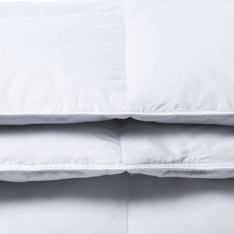 Supreme Silver Goose Quilt