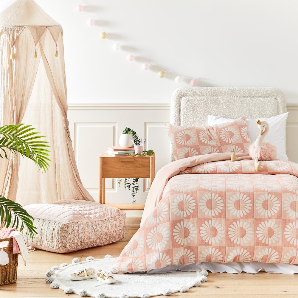 Molly Jacquard Pink Punch Quilt Cover Set