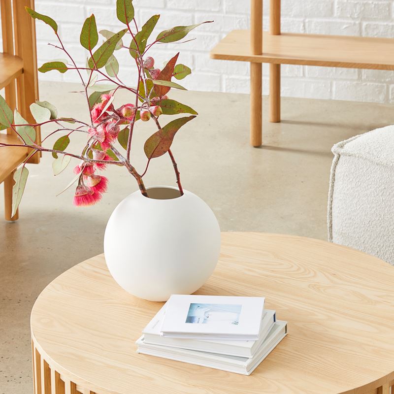 Giglio White Sphere Vase