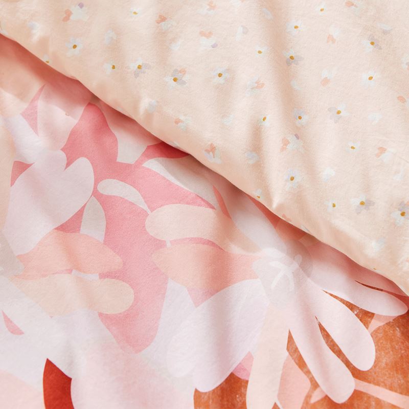 Kimmy Hogan Flowerbed Peach Cloud Quilt Cover Set