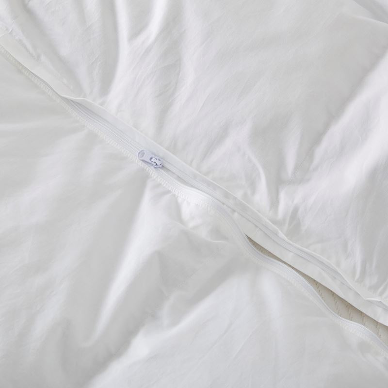 Supreme Silver Goose Quilt