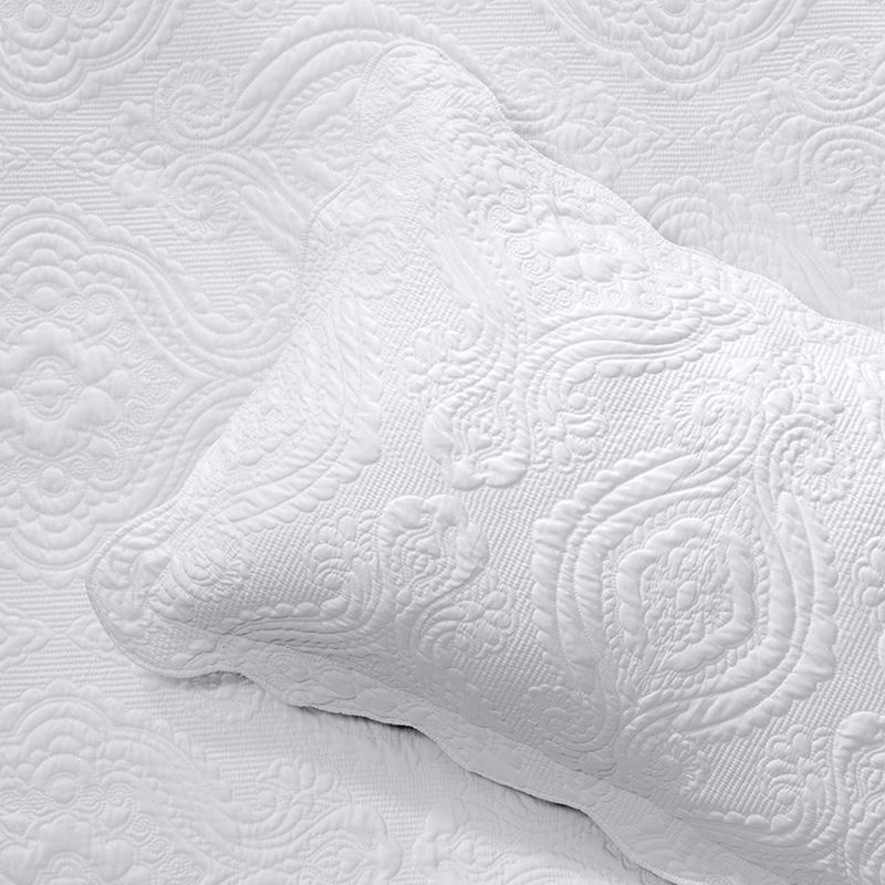 Cordelia White Bedspread Set + Accessories