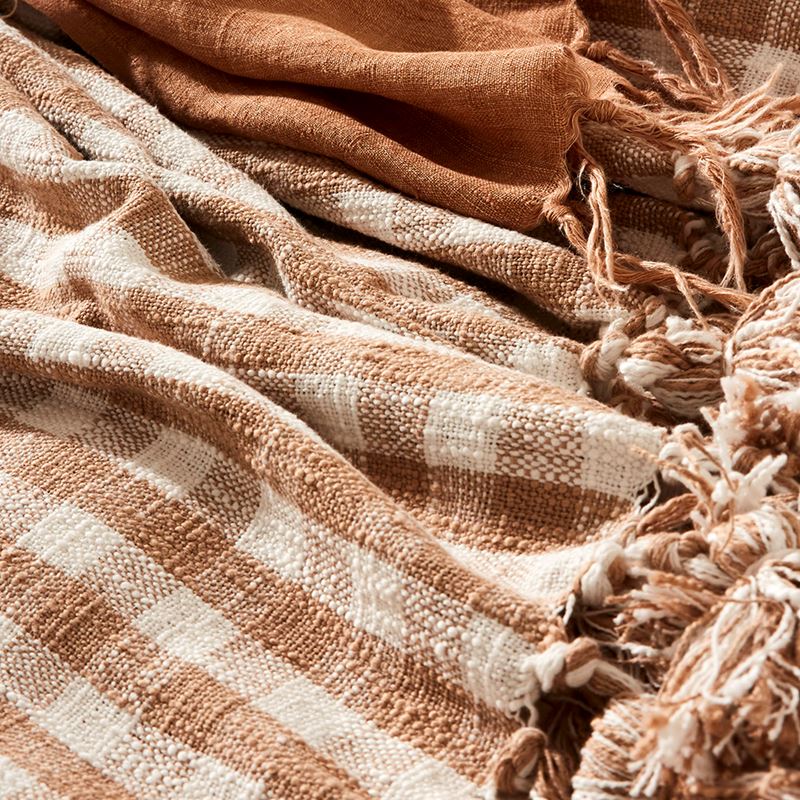 Zola Hazelnut & White Throw