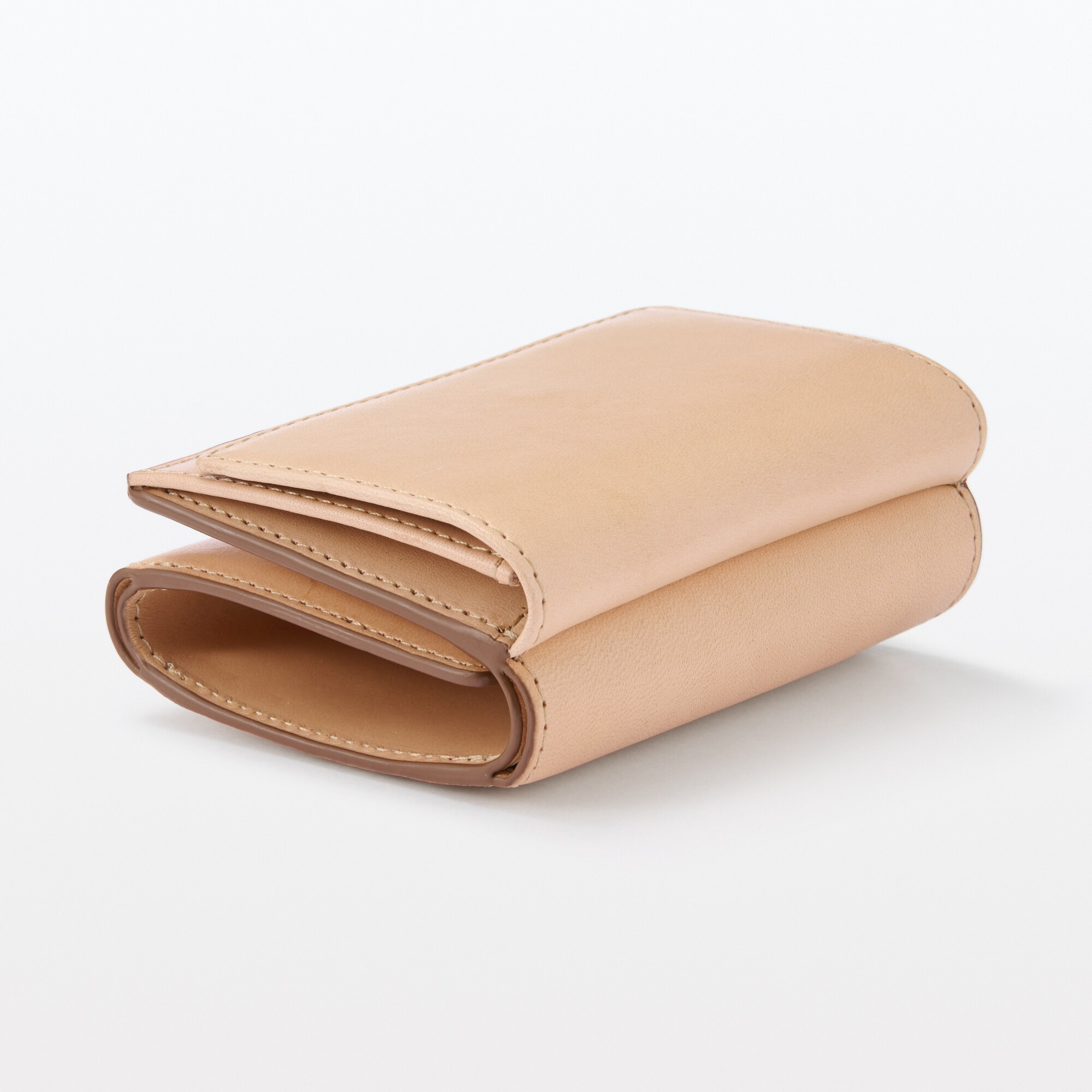 イタリア産ヌメ革　三つ折り財布