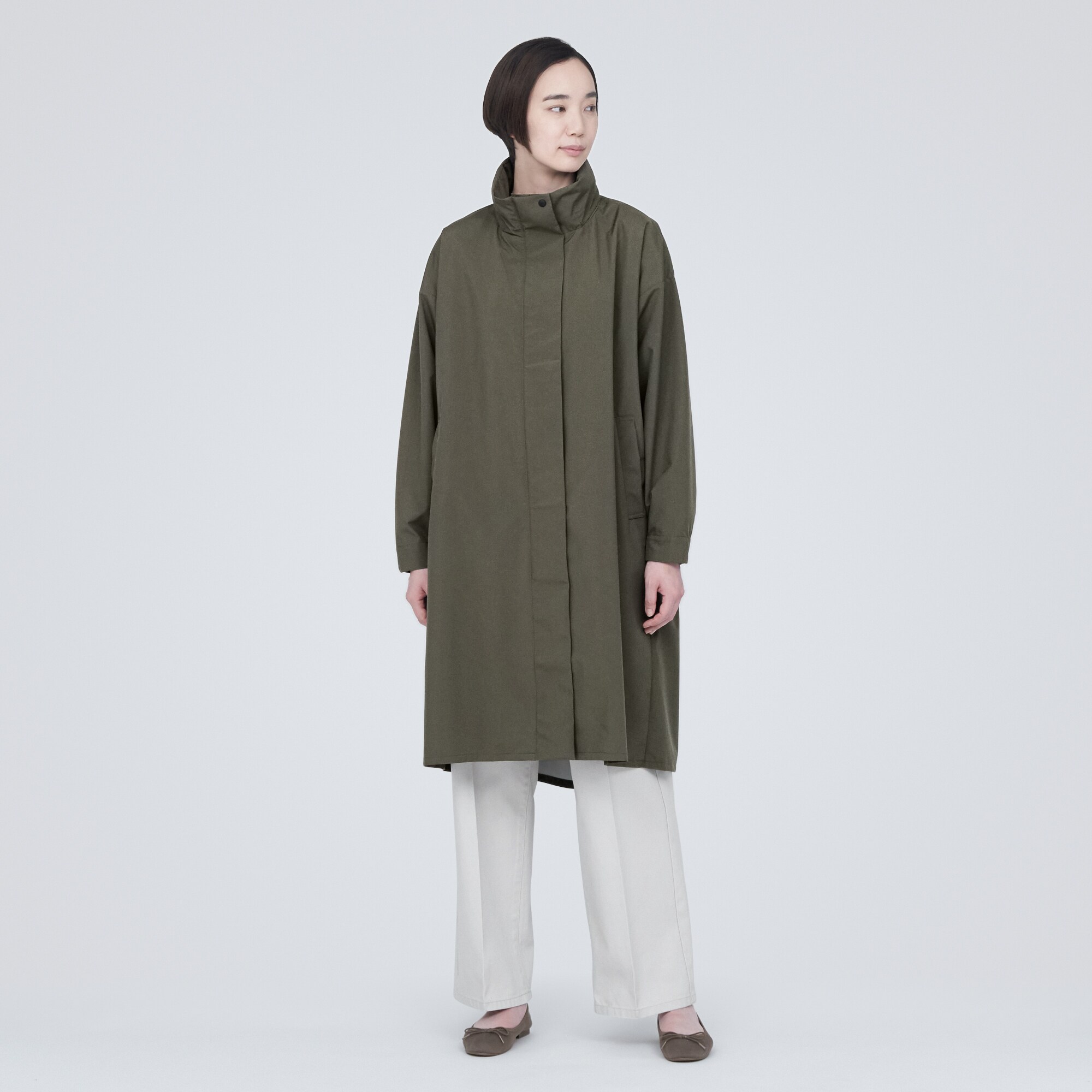 蒸れにくい　撥水フード付きロングコート