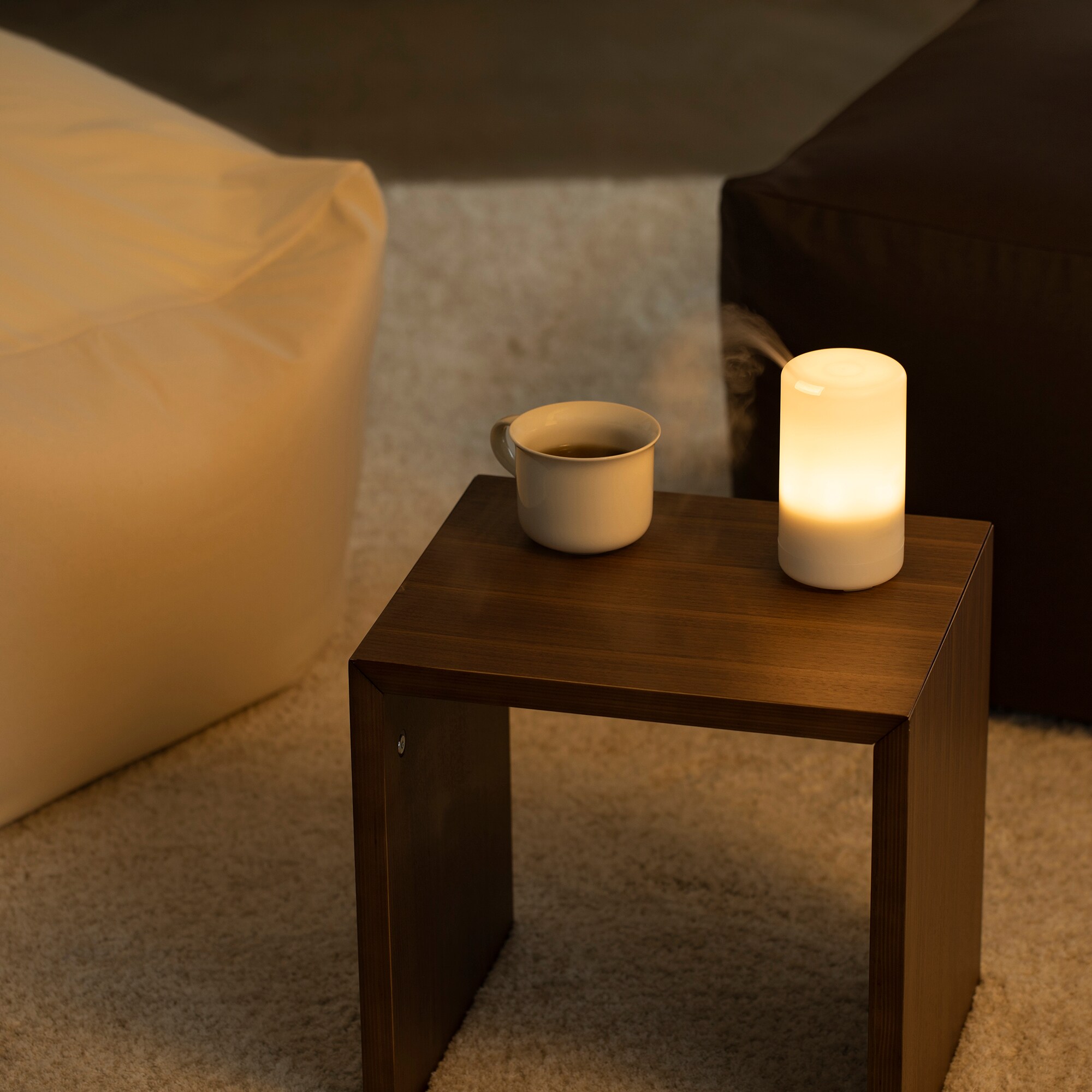 体にフィットするソファセット