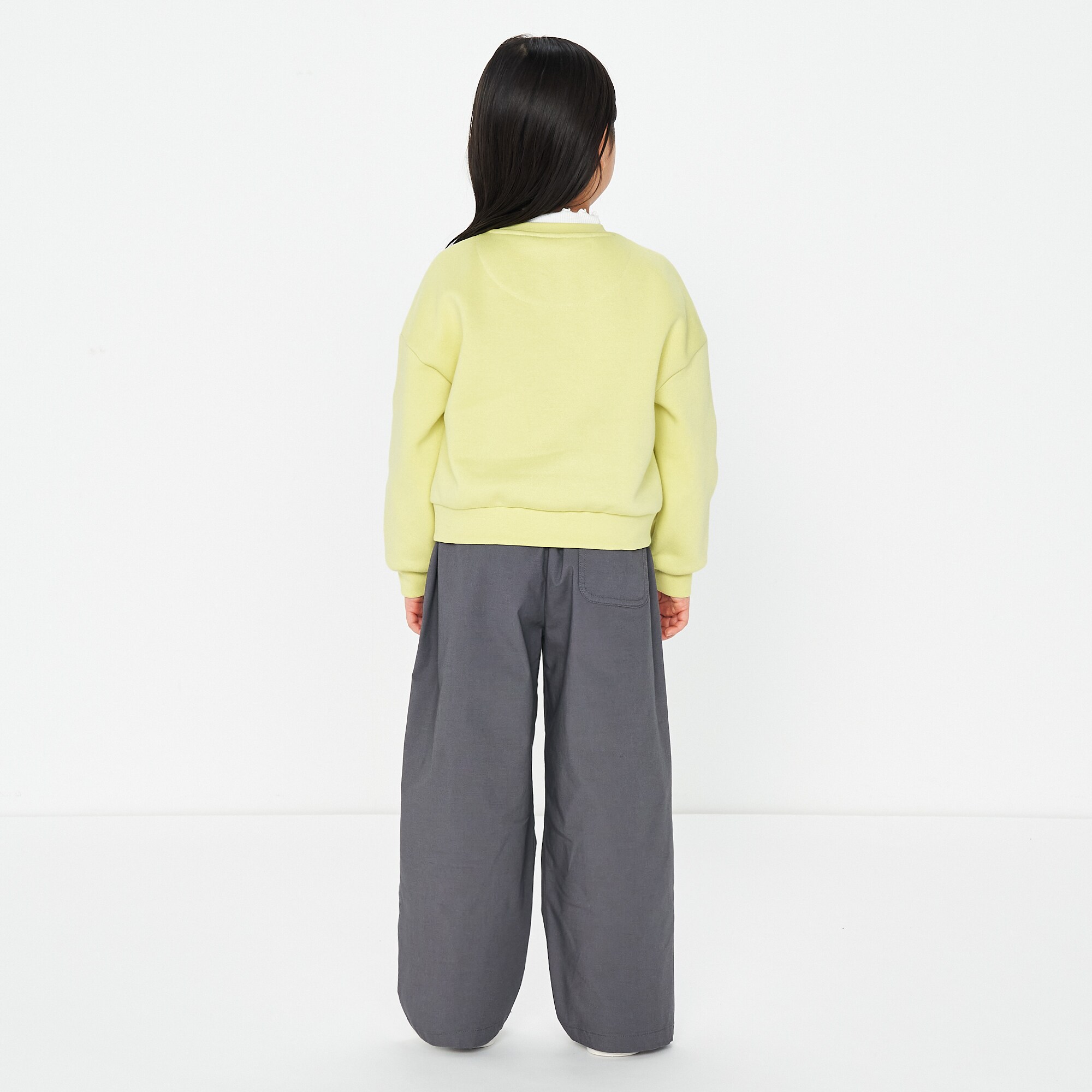 キッズ　ショート丈スウェットシャツ