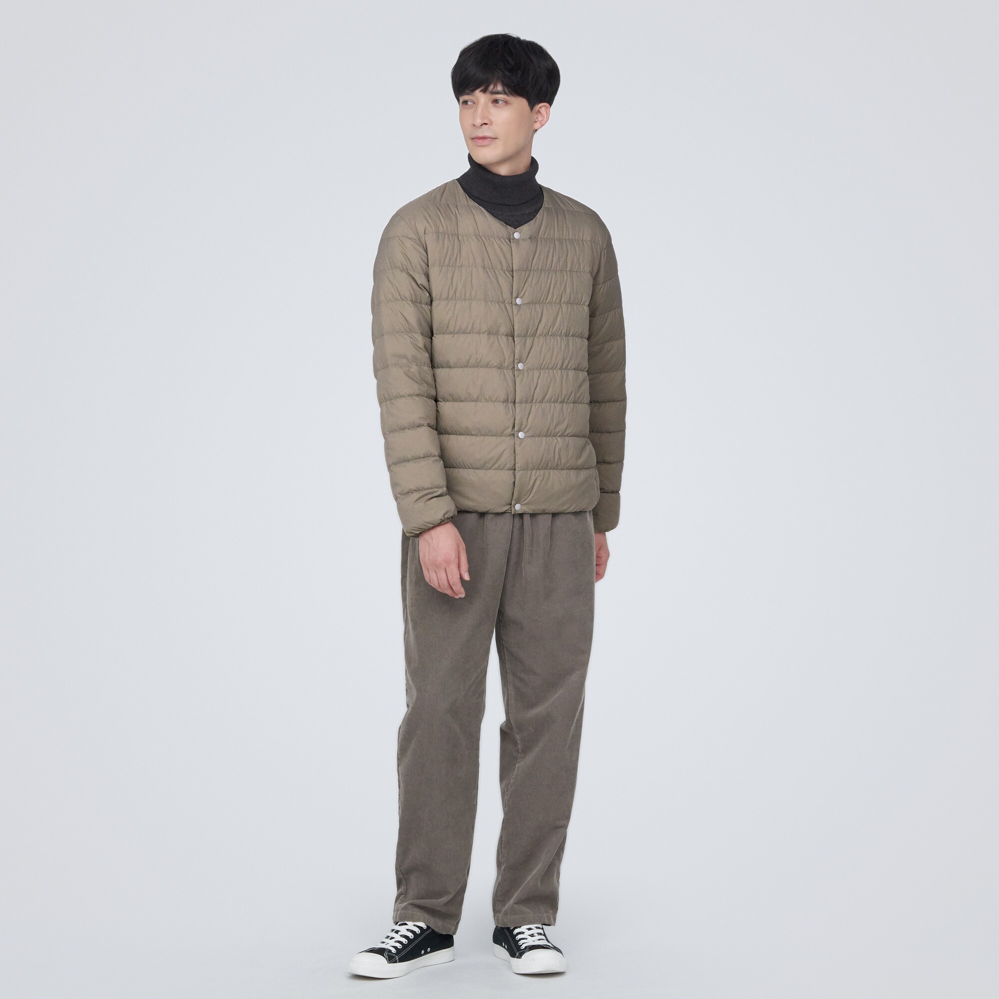 軽量ダウンノーカラージャケット（帯電防止裏地）