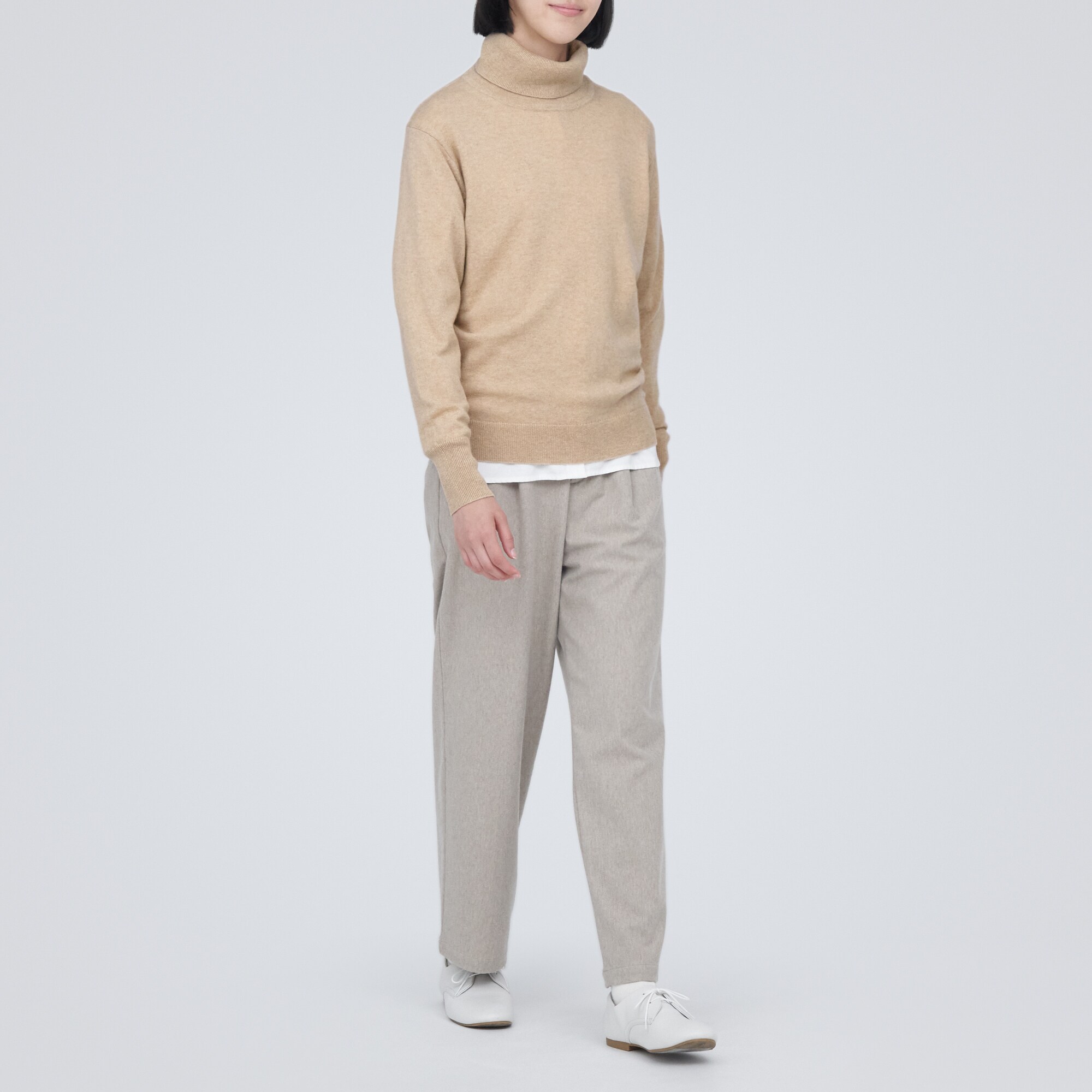 自然のまんまの色　カシミヤ　タートルネックセーター（数量限定）