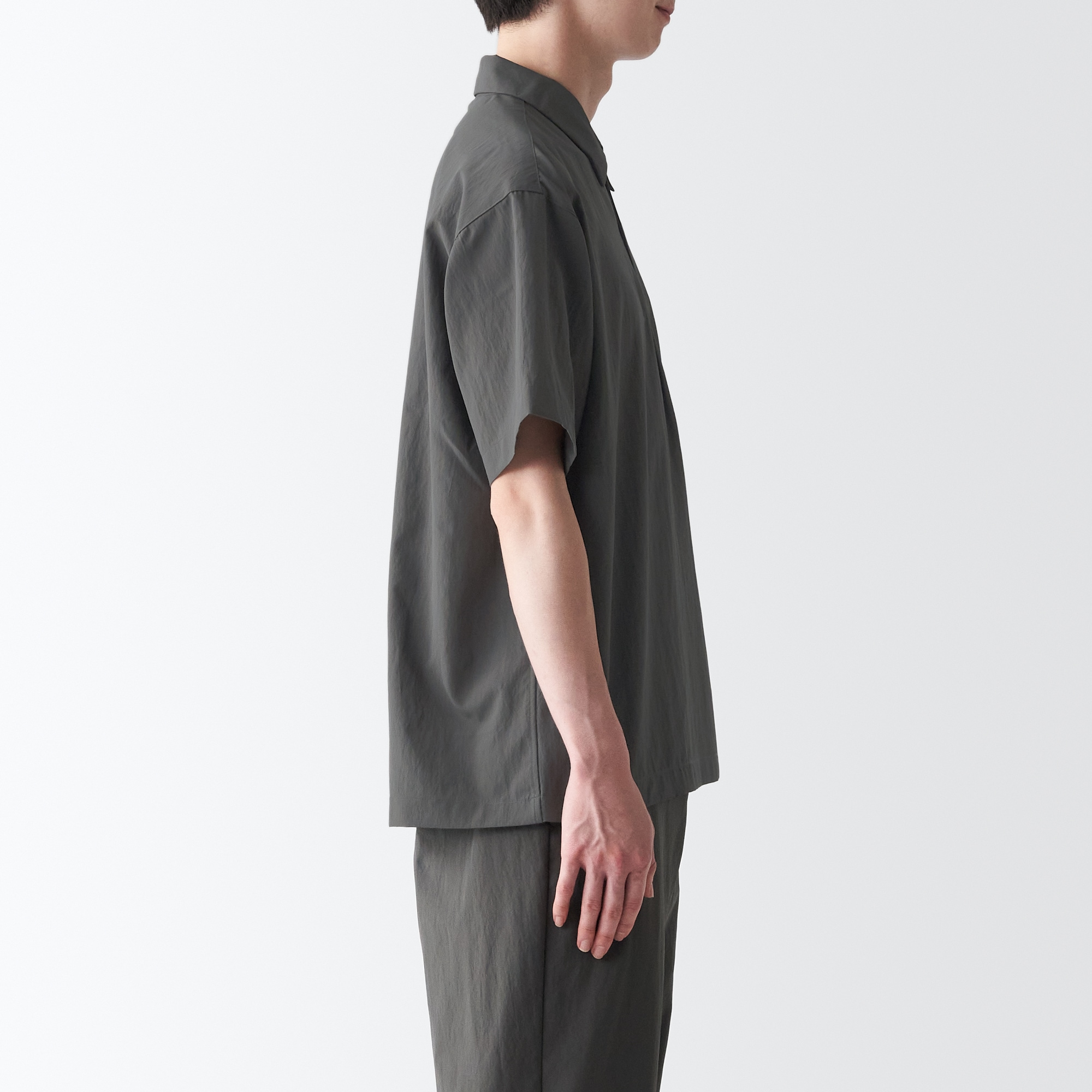 風を通すストレッチポロシャツ