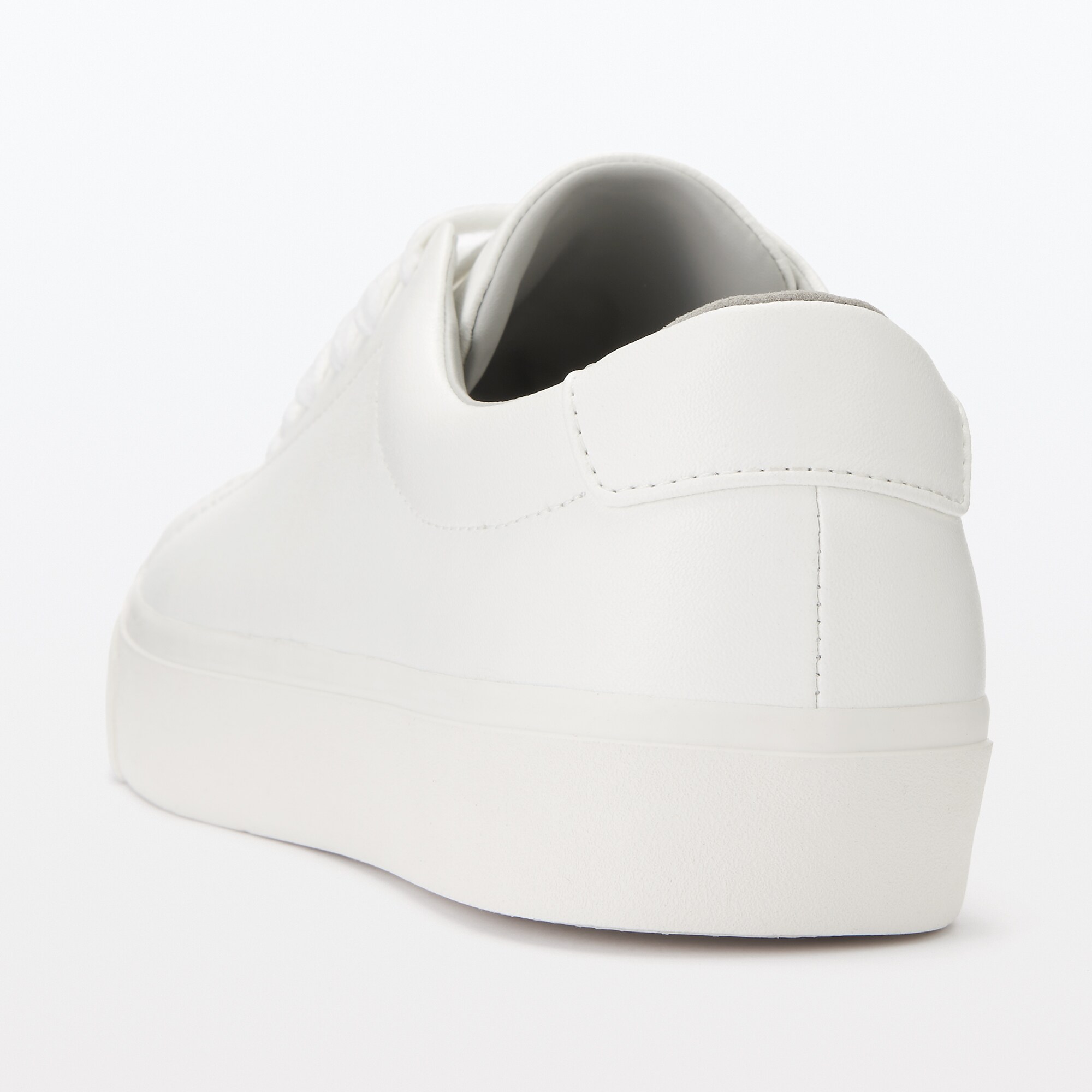 紳士　疲れにくい　再生レザースニーカー