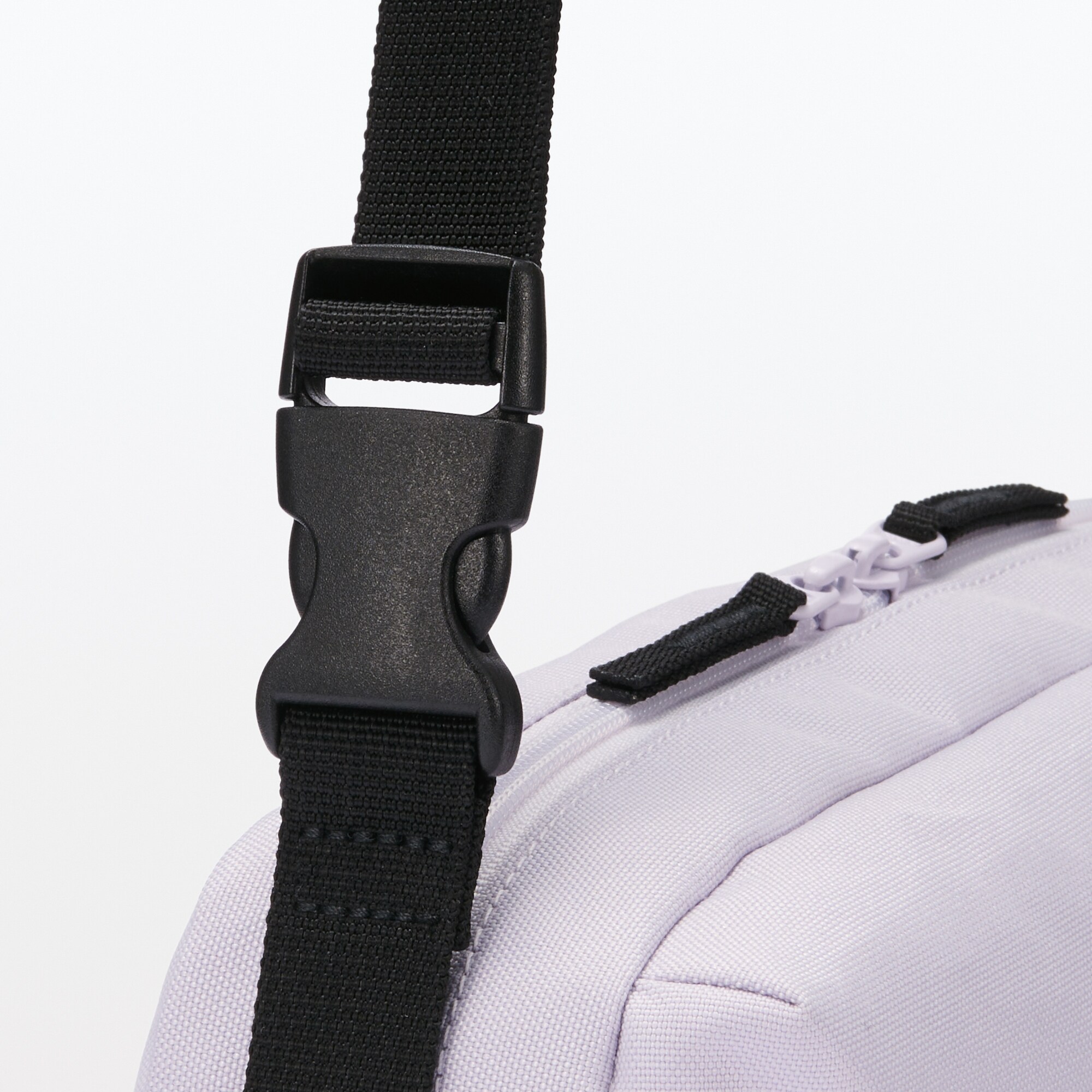 ウエストポーチにもなる　撥水ショルダーバッグ