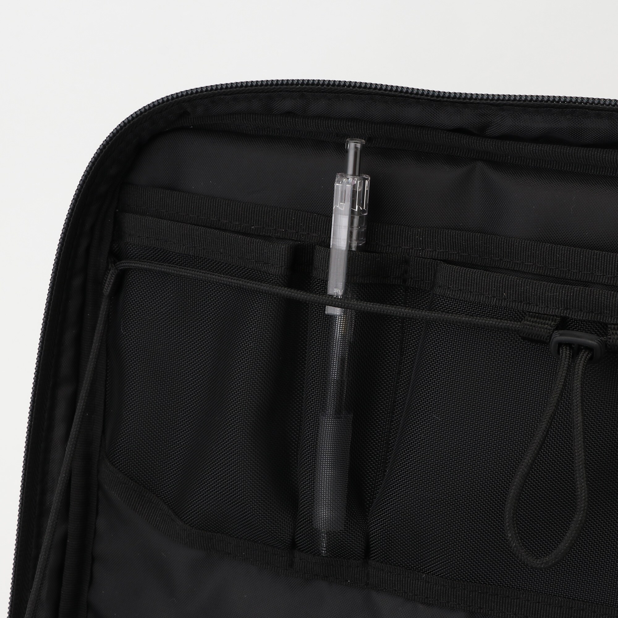 【Ａ４サイズ用】入れたまま使えるパソコンケース