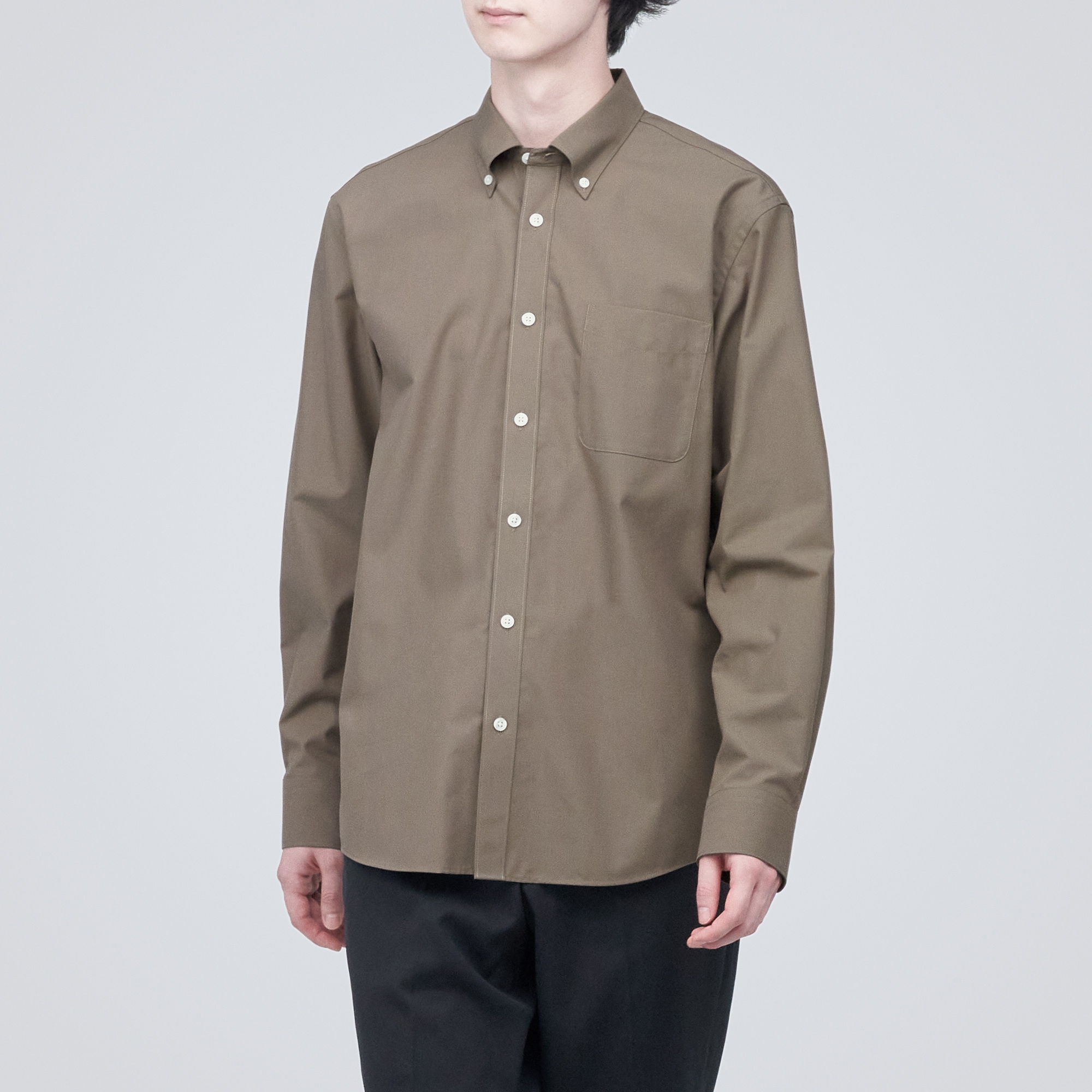 シワになりにくいボタンダウン長袖シャツ