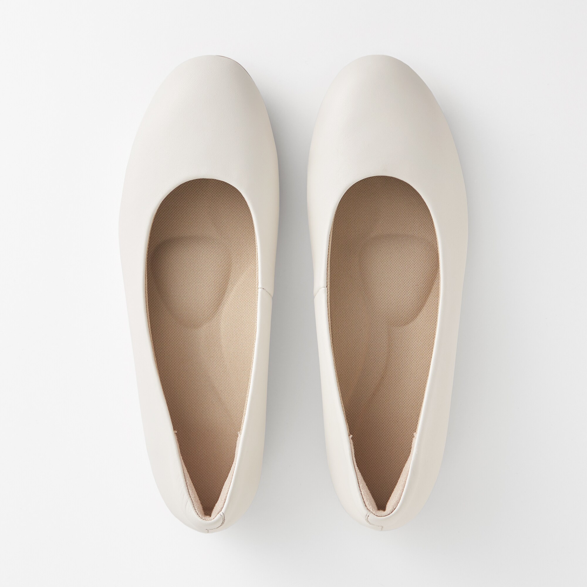 婦人　疲れにくい　レザーフラットシューズ