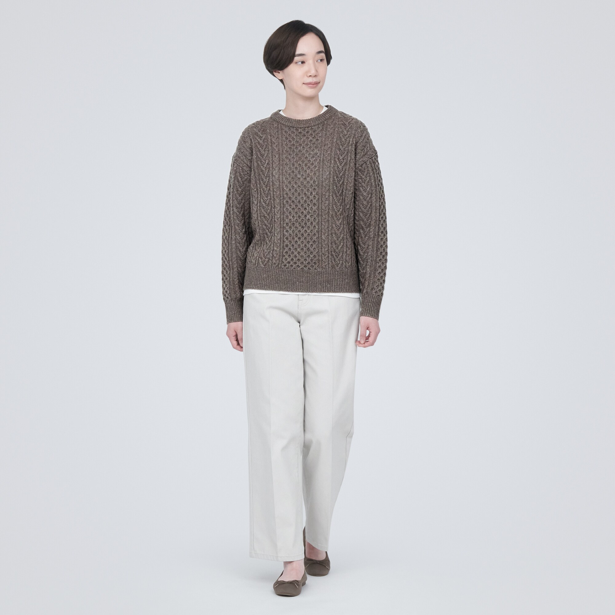 メリノウールケーブル柄クルーネックセーター