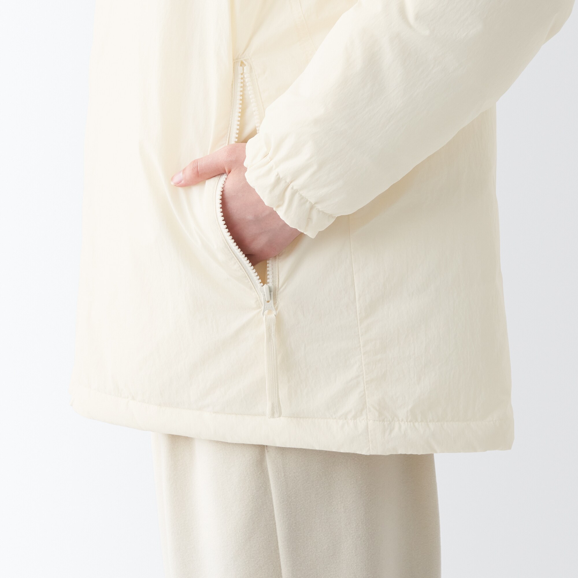 撥水フード付きダウンジャケット