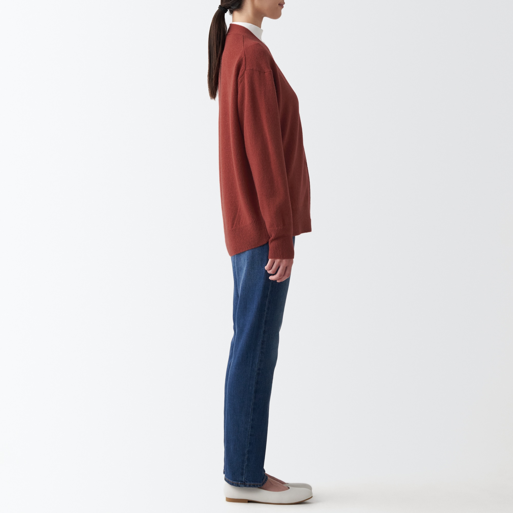 ウールミドルゲージＶネックカーディガン