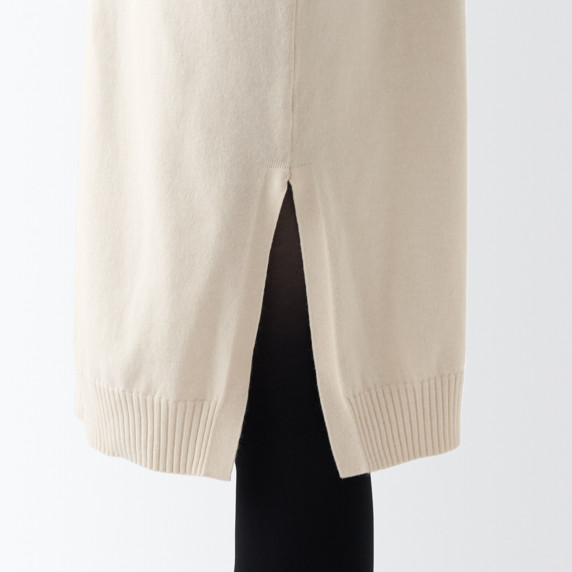 洗えるニットハイネックワンピース