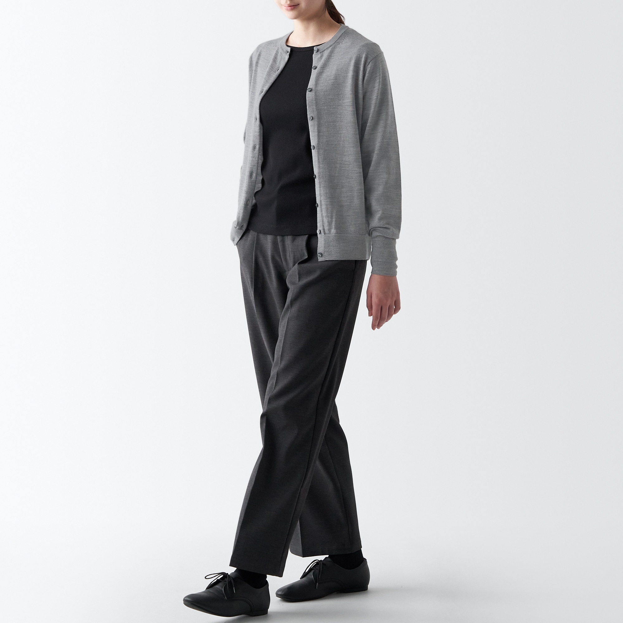 洗えるウールハイゲージクルーネックカーディガン