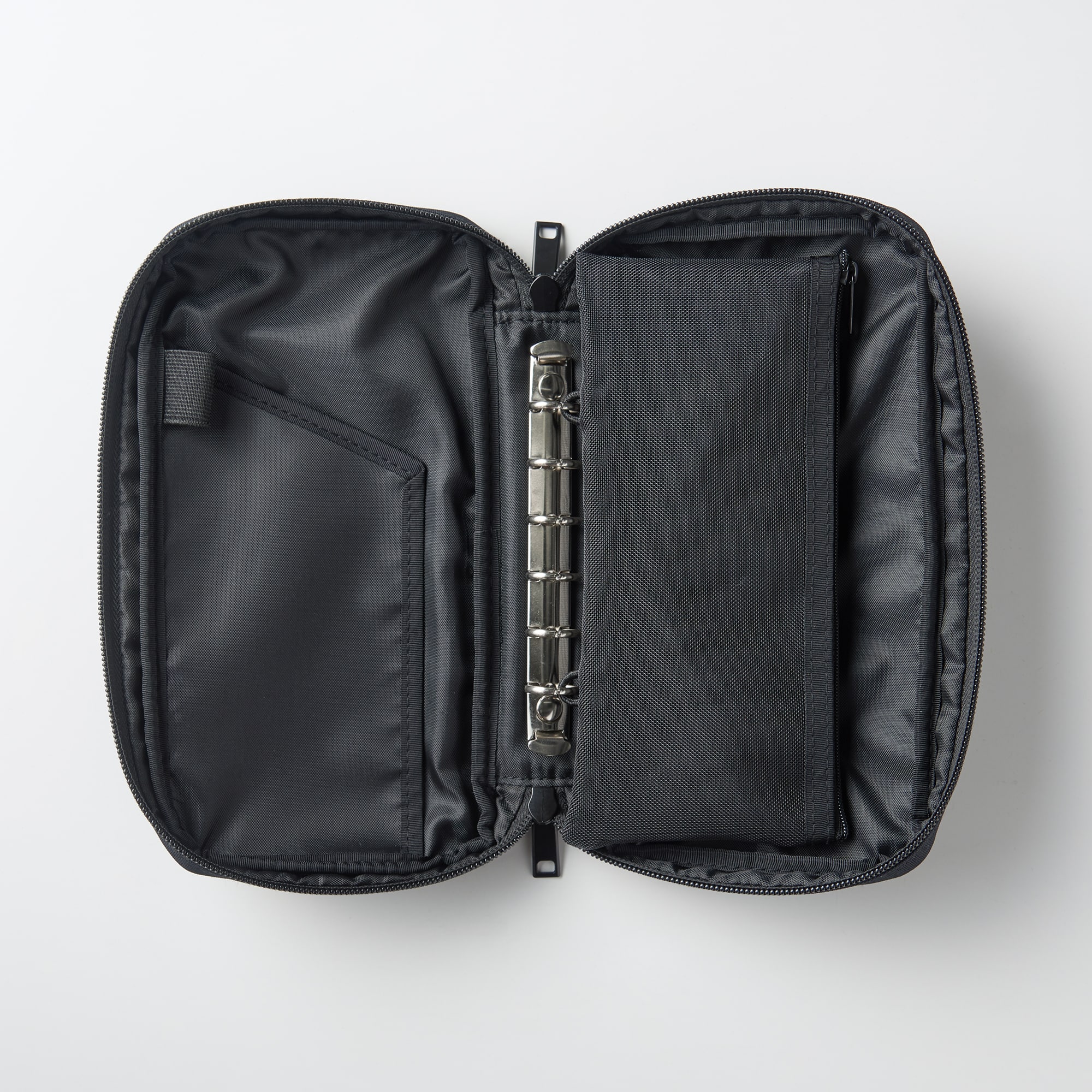 ポリエステルパスポートケース　メッシュポーチ付　約２２．５×１２×３．５ｃｍ