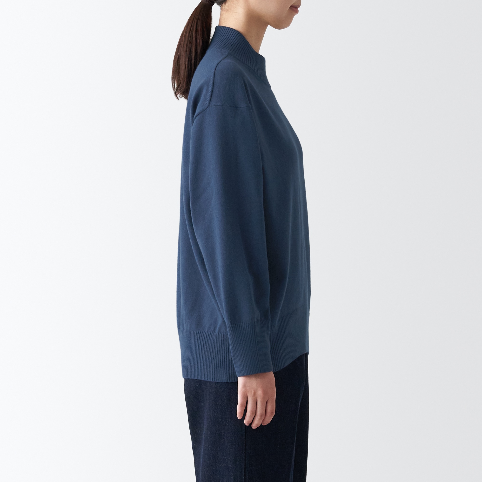 洗えるニットハイネックセーター