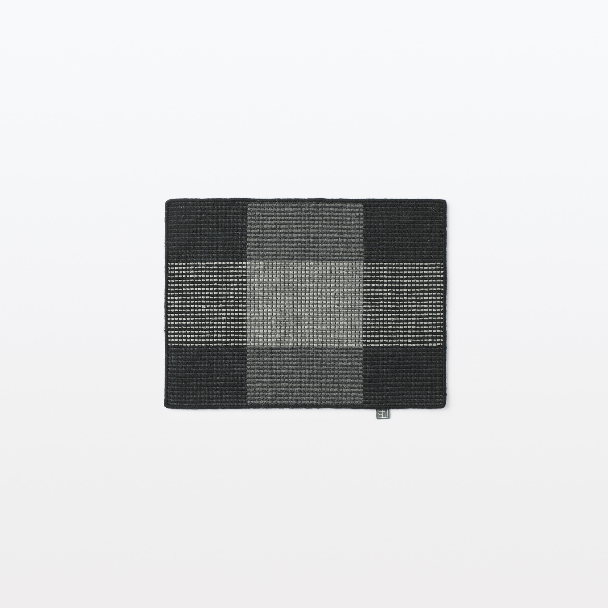 ラグ　ＬＩＮＩＥ　ＤＥＳＩＧＮ　ＢＯＬＯＧＮＡ　４５×６０ｃｍ