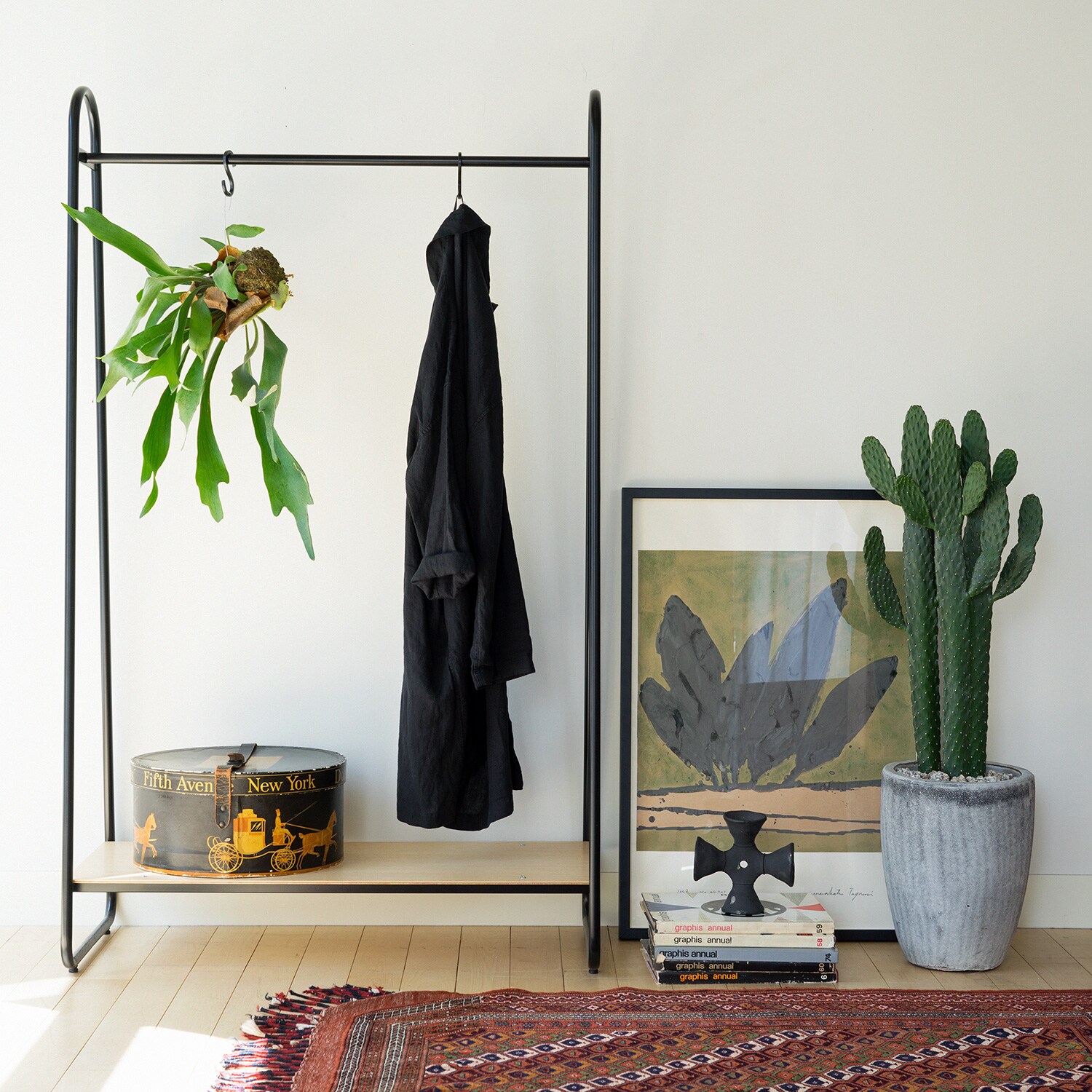 ＰＡＵＬ　ＨＡＮＧＥＲ　ＳＴＡＮＤ　幅９０×奥行４０．５×高さ１５０ｃｍ