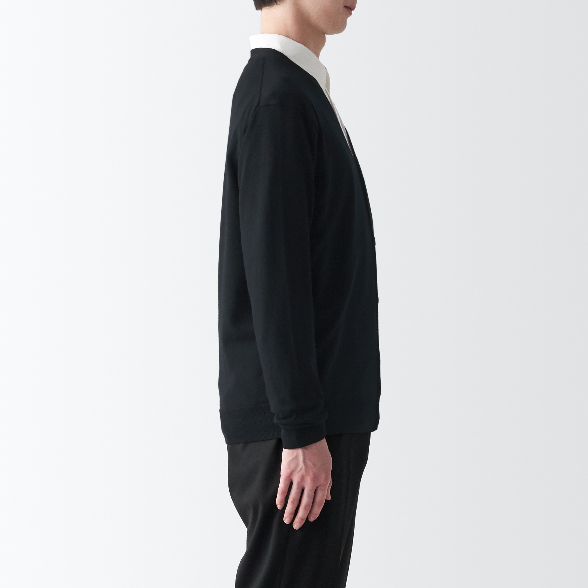 洗えるウールハイゲージＶネックカーディガン