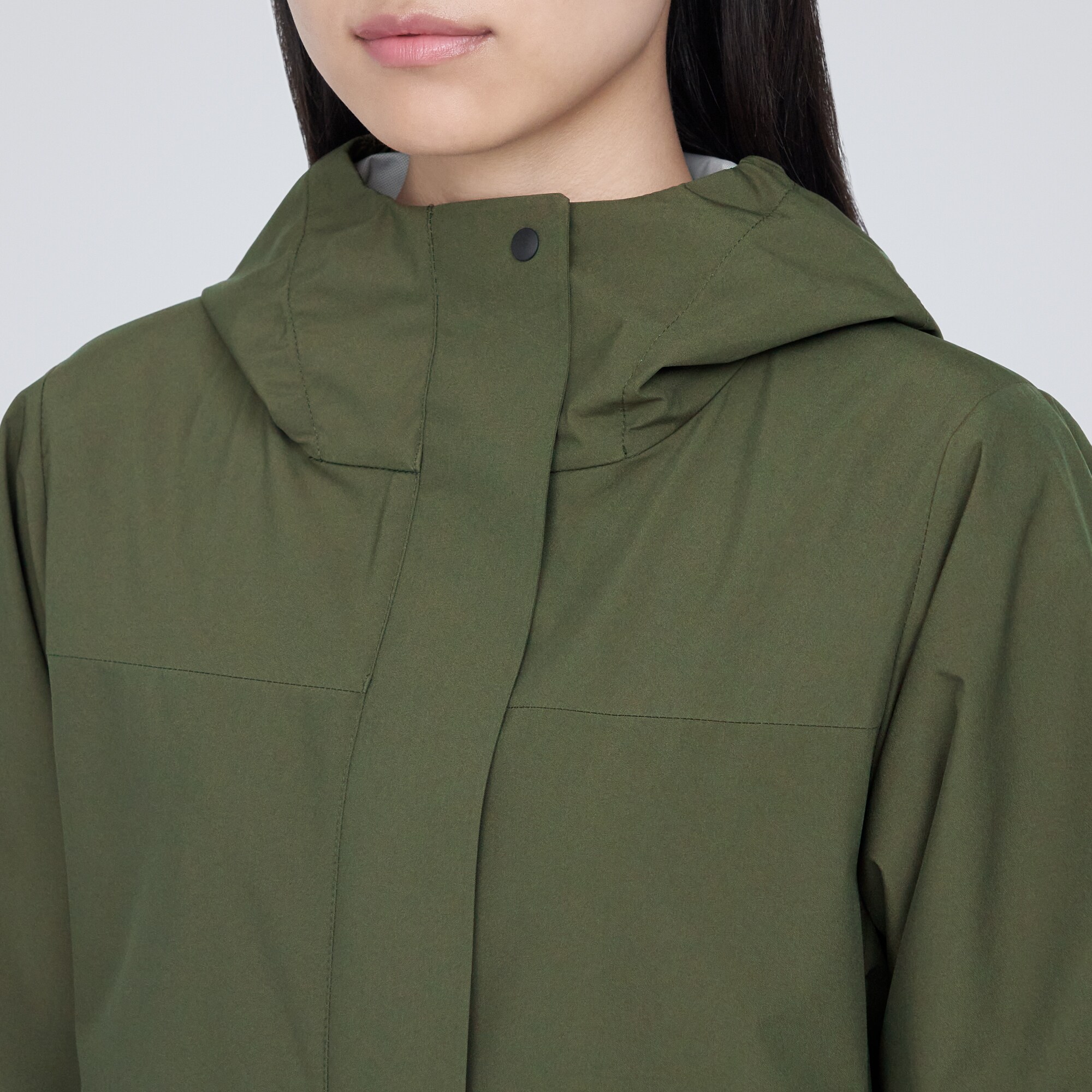 蒸れにくい　撥水フード付きジャケット