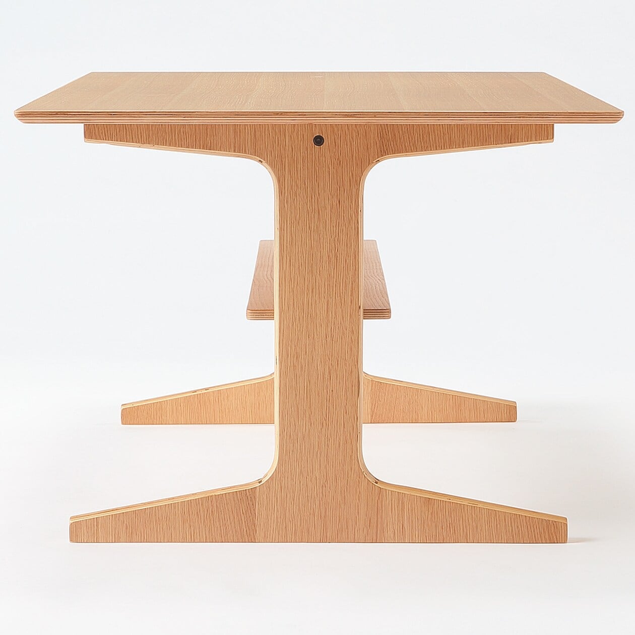 リビングでもダイニングでもつかえるテーブル・３・オーク材