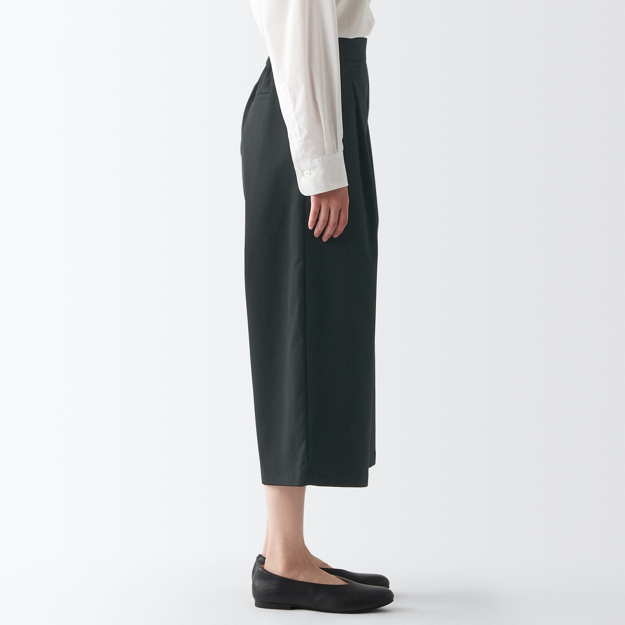 再生ポリエステルクロップドパンツ