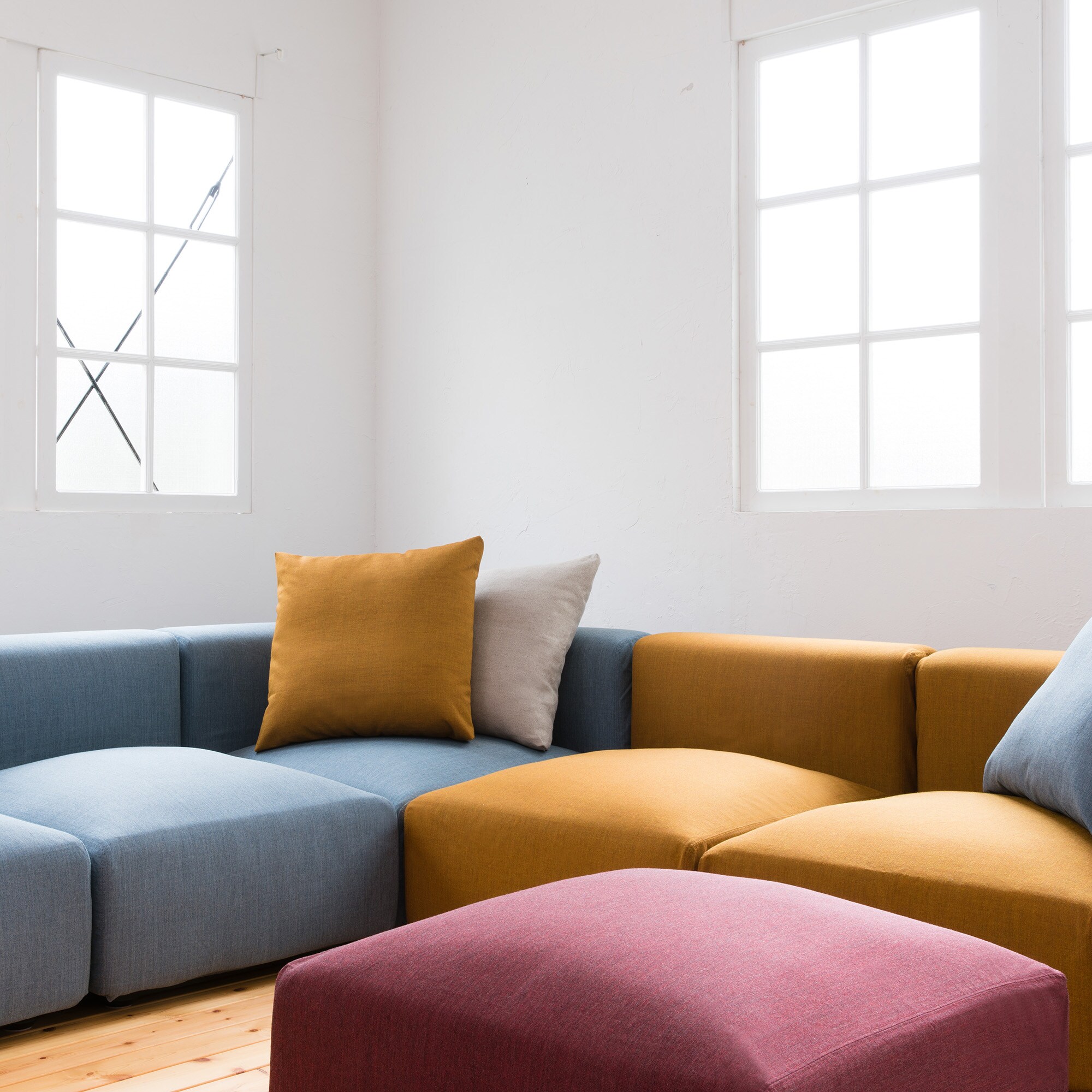 ユニットソファ・羽根クッション／６１✕６１ｃｍ（カバー別売り）