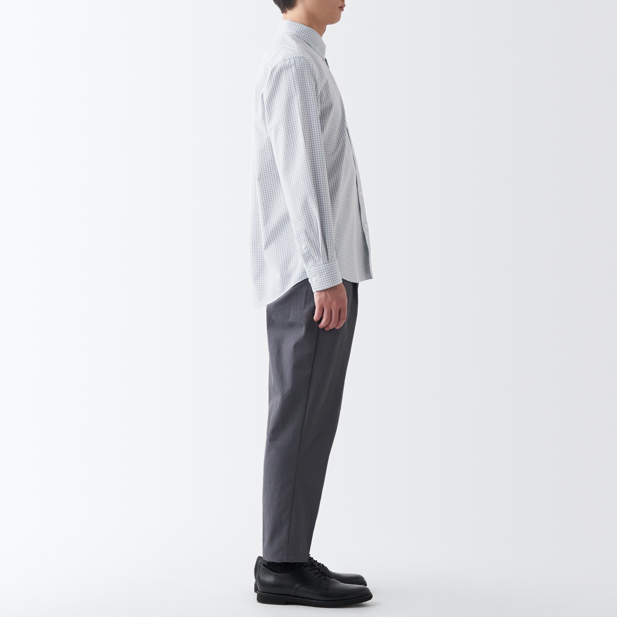 シワになりにくいボタンダウン長袖シャツ