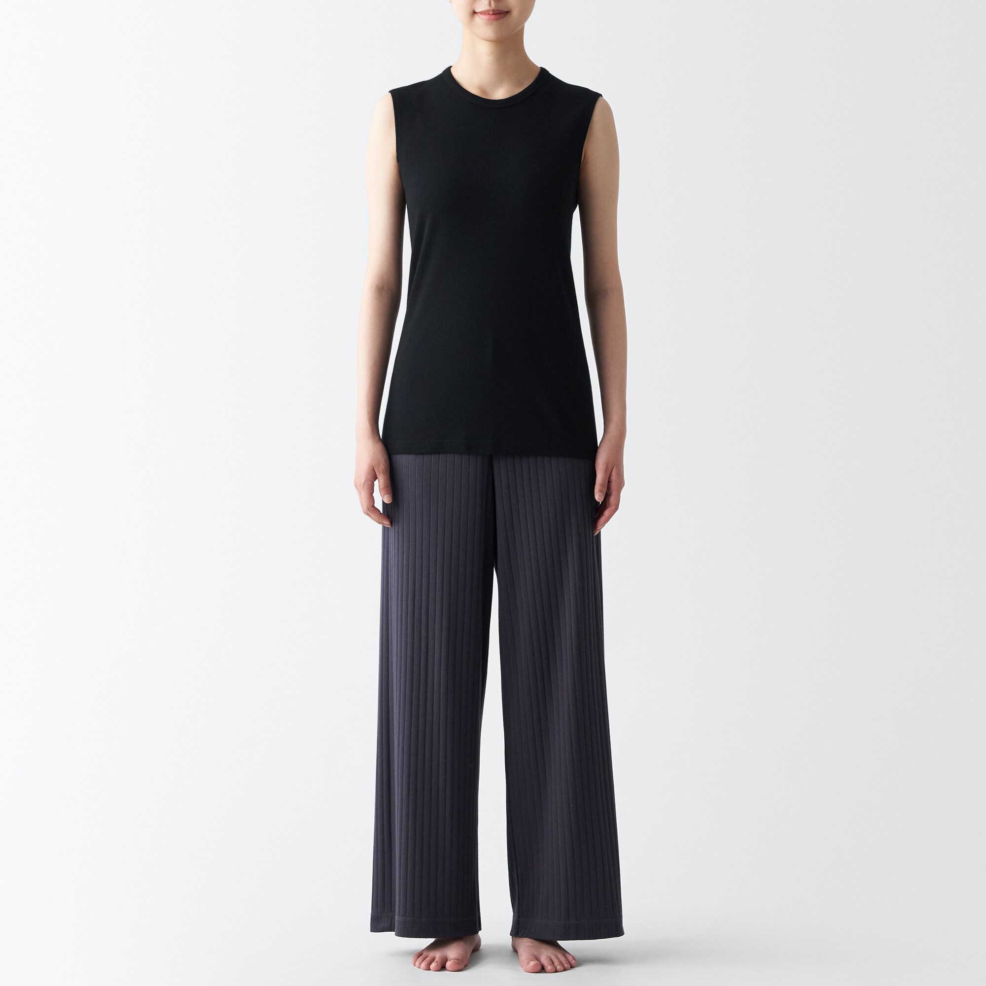 ウールスリーブレスＴシャツ