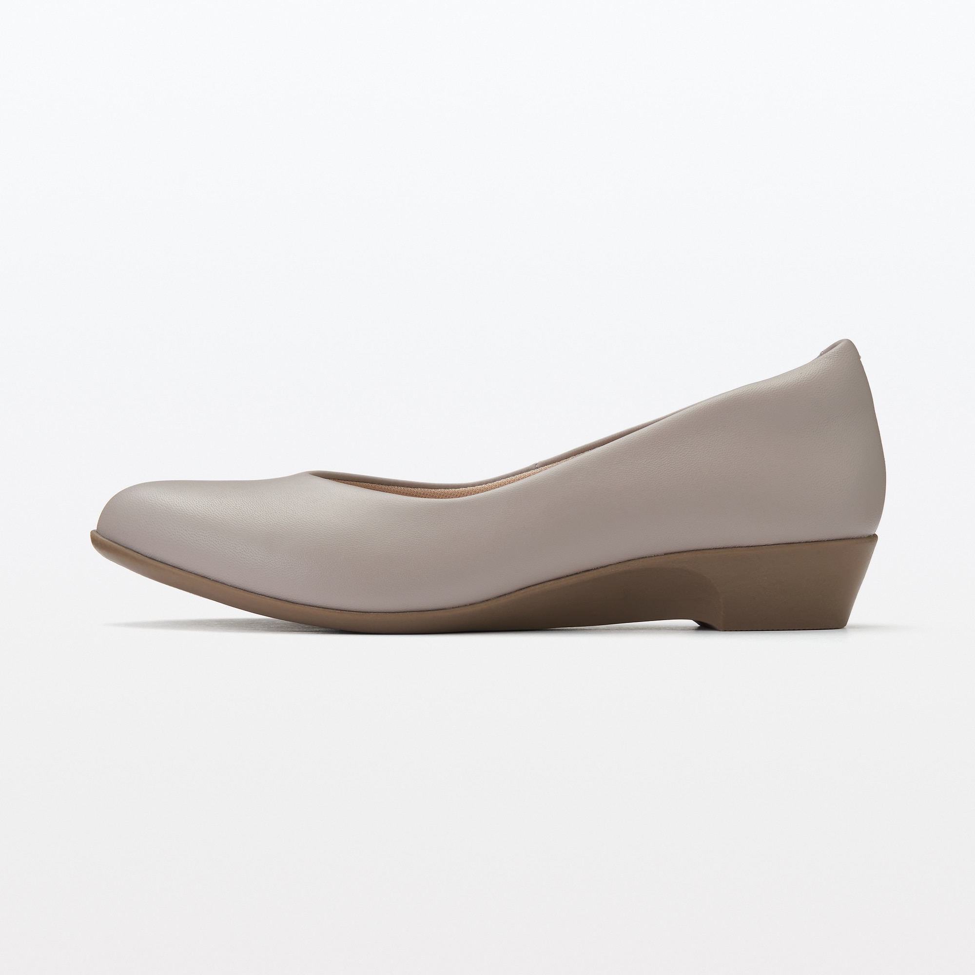 疲れにくい　レザーパンプス