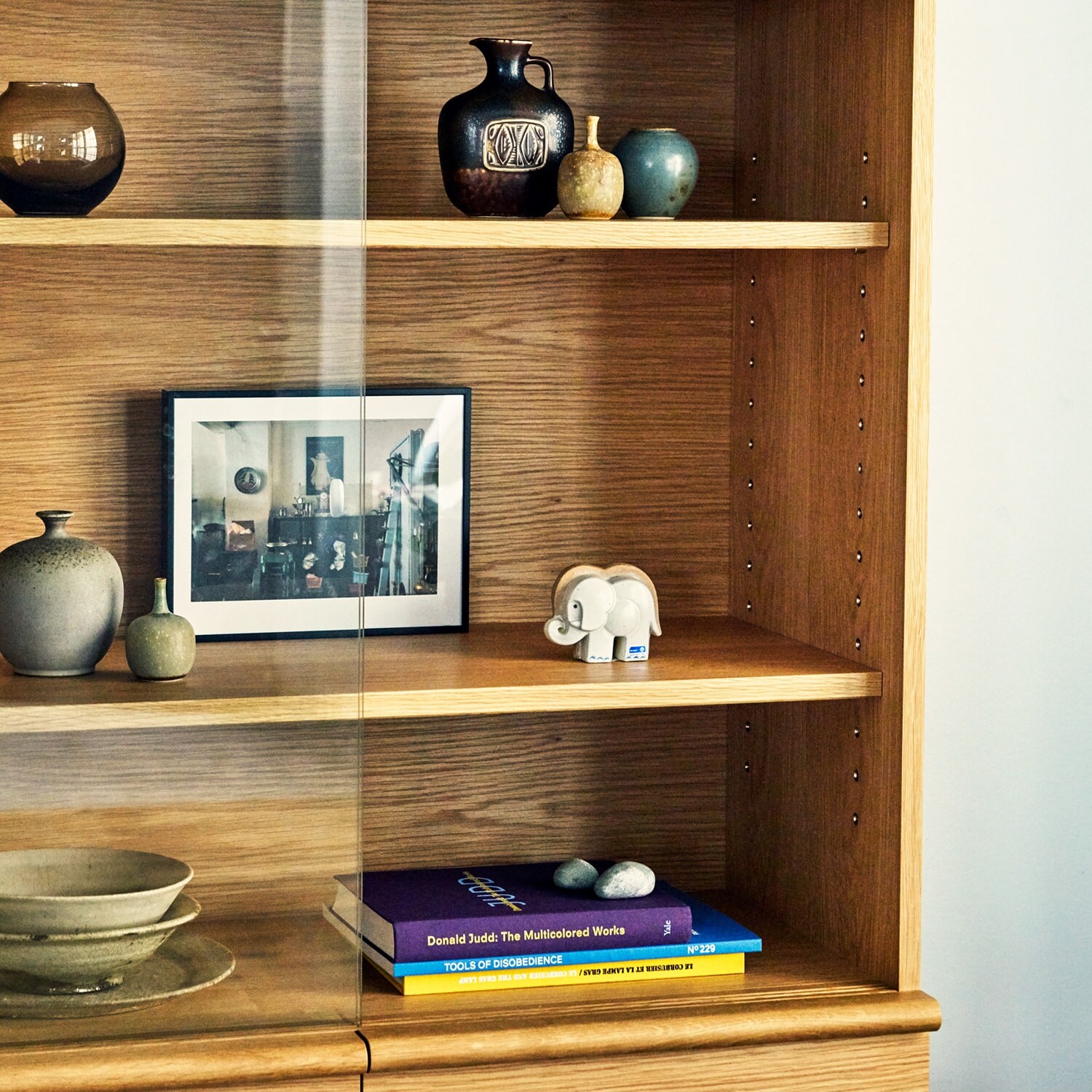 ＳＴＩＬＴ　ＶＩＴＲＩＮＥ　幅９０×奥行４４×高さ１４０ｃｍ