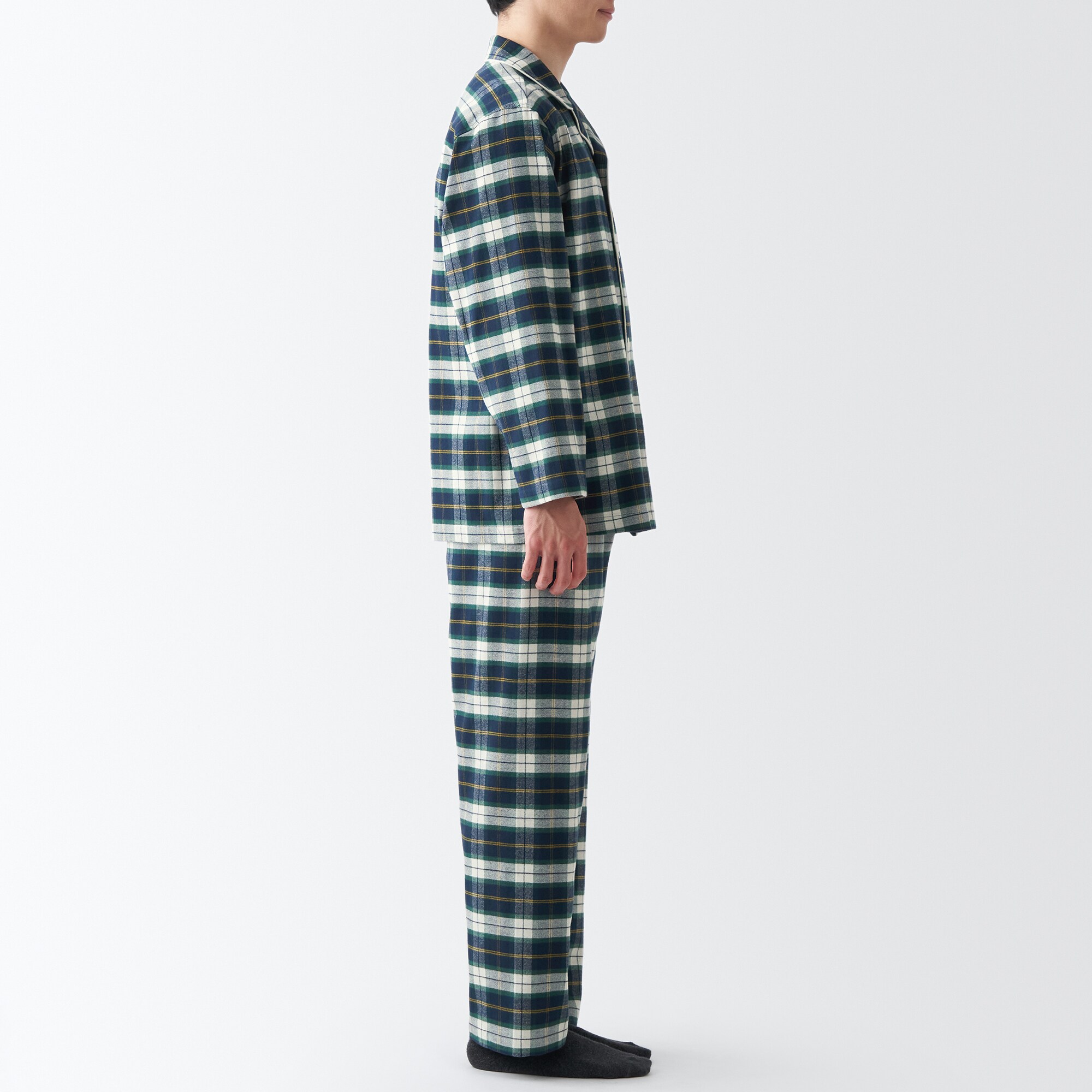 【両面起毛で温かい】脇に縫い目のない　フランネルパジャマ（新仕様：開襟・丸襟タイプ、お尻ポケットあり）