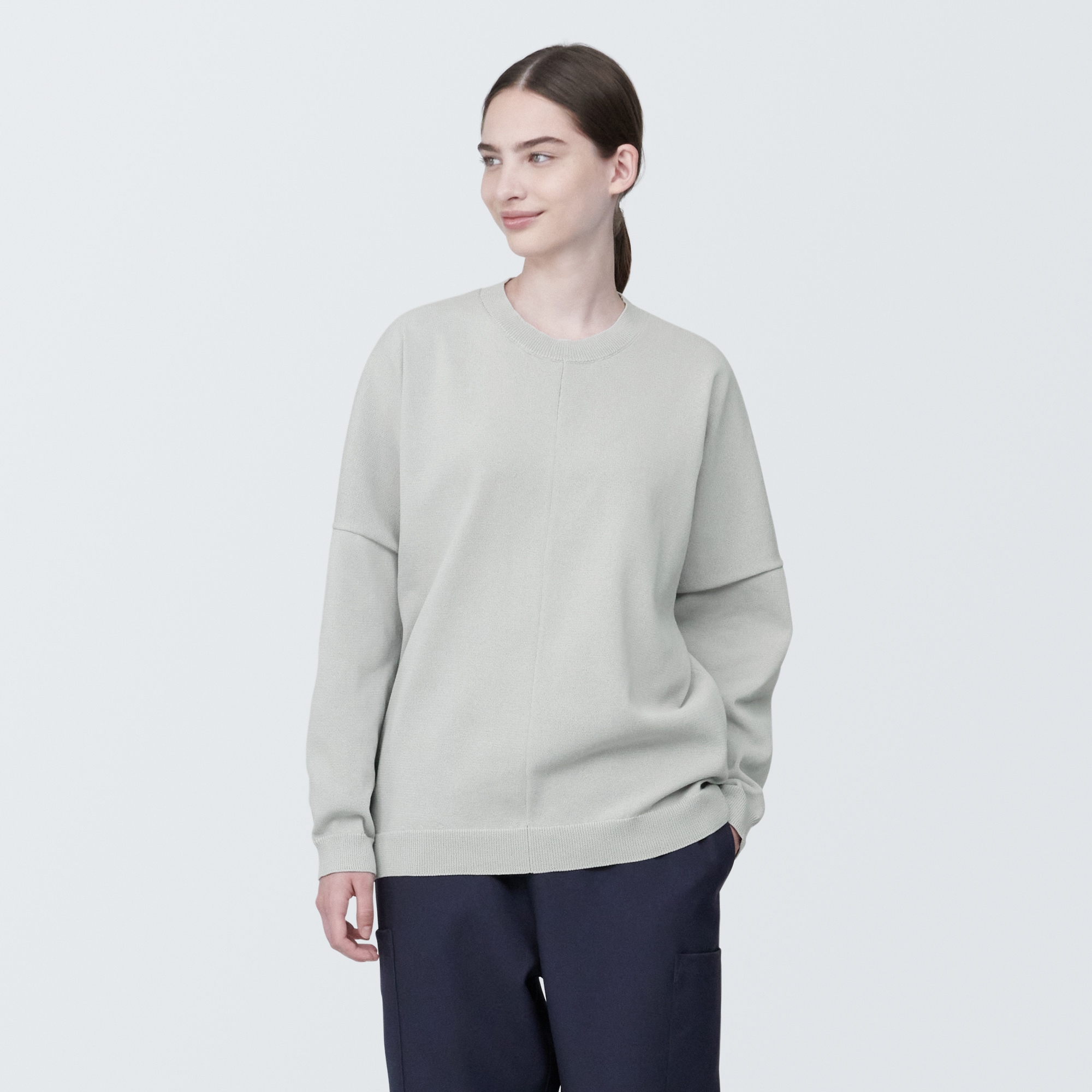 乾きやすいニットプルオーバー