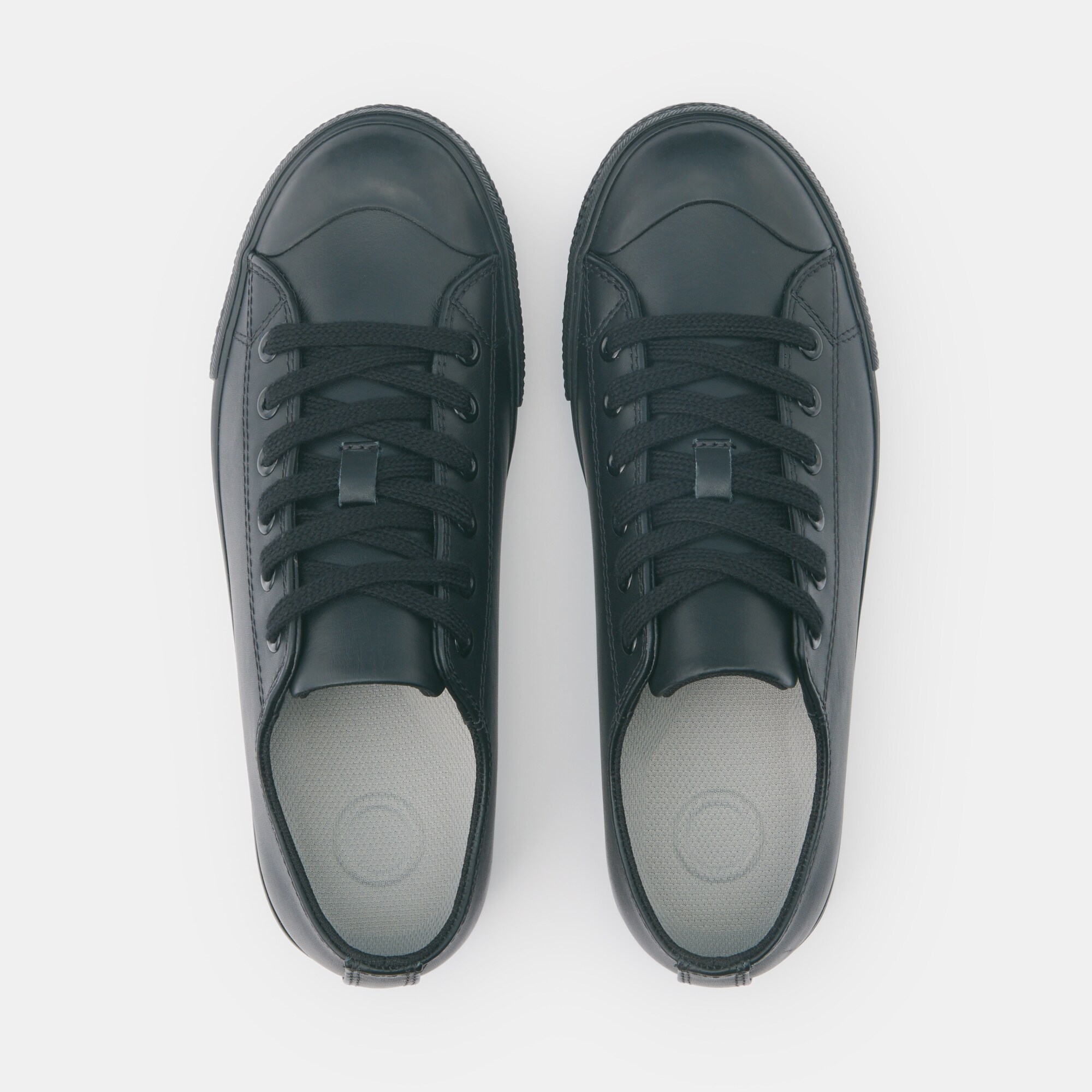 疲れにくい　撥水　レザースニーカー