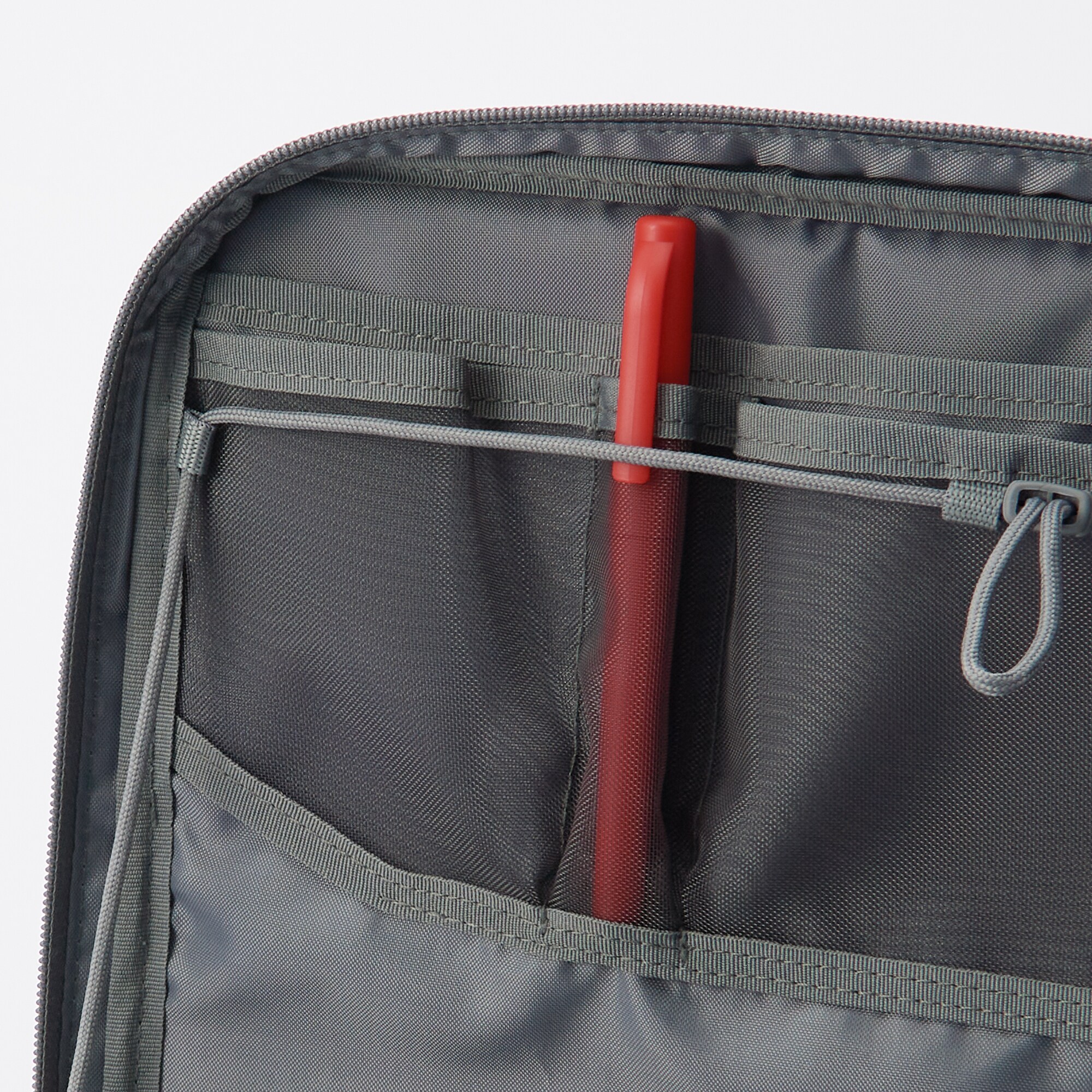 【Ａ４サイズ用】入れたまま使えるパソコンケース