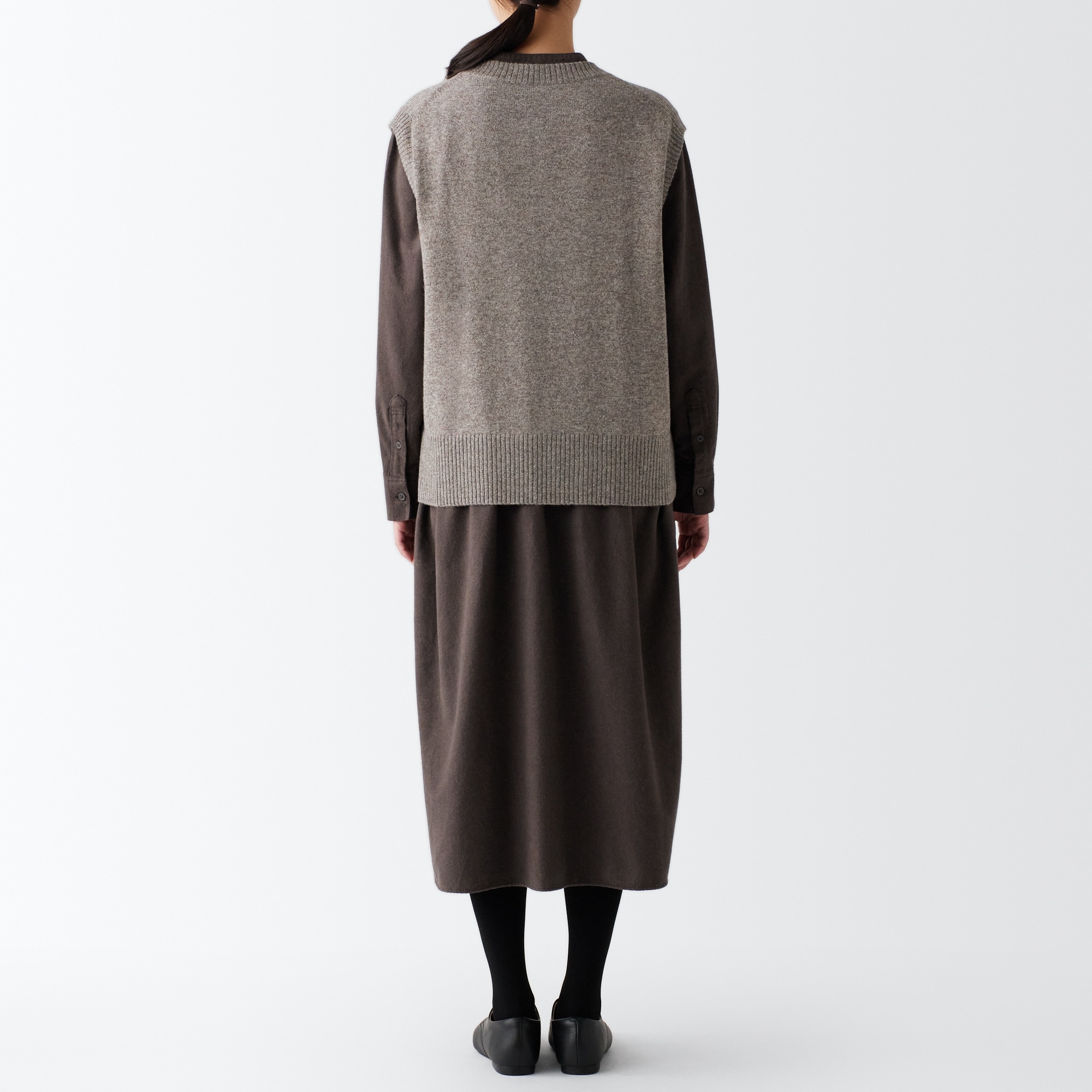 残糸で編んだクルーネックベスト